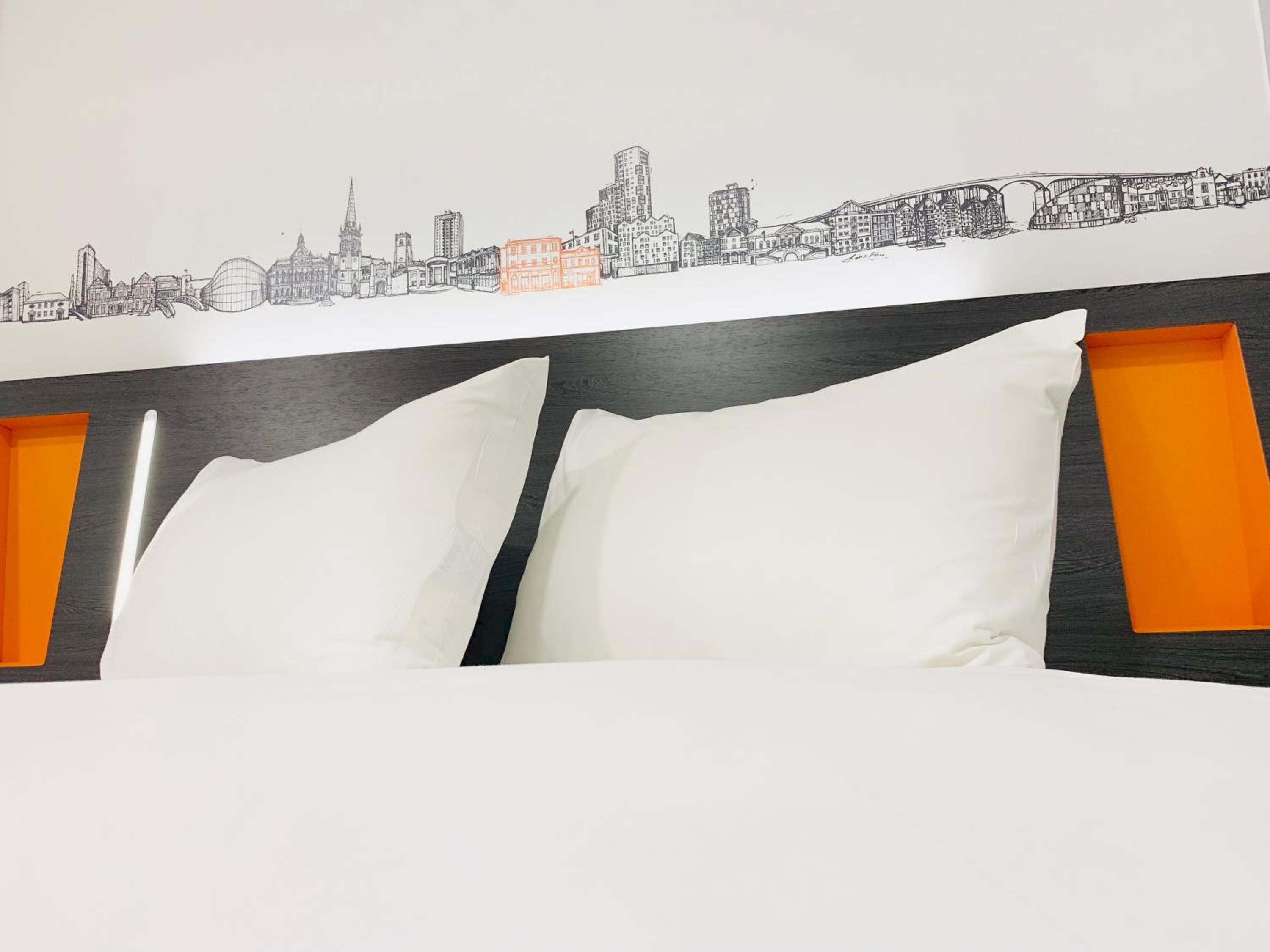 Double Room with Window - Photo 2
