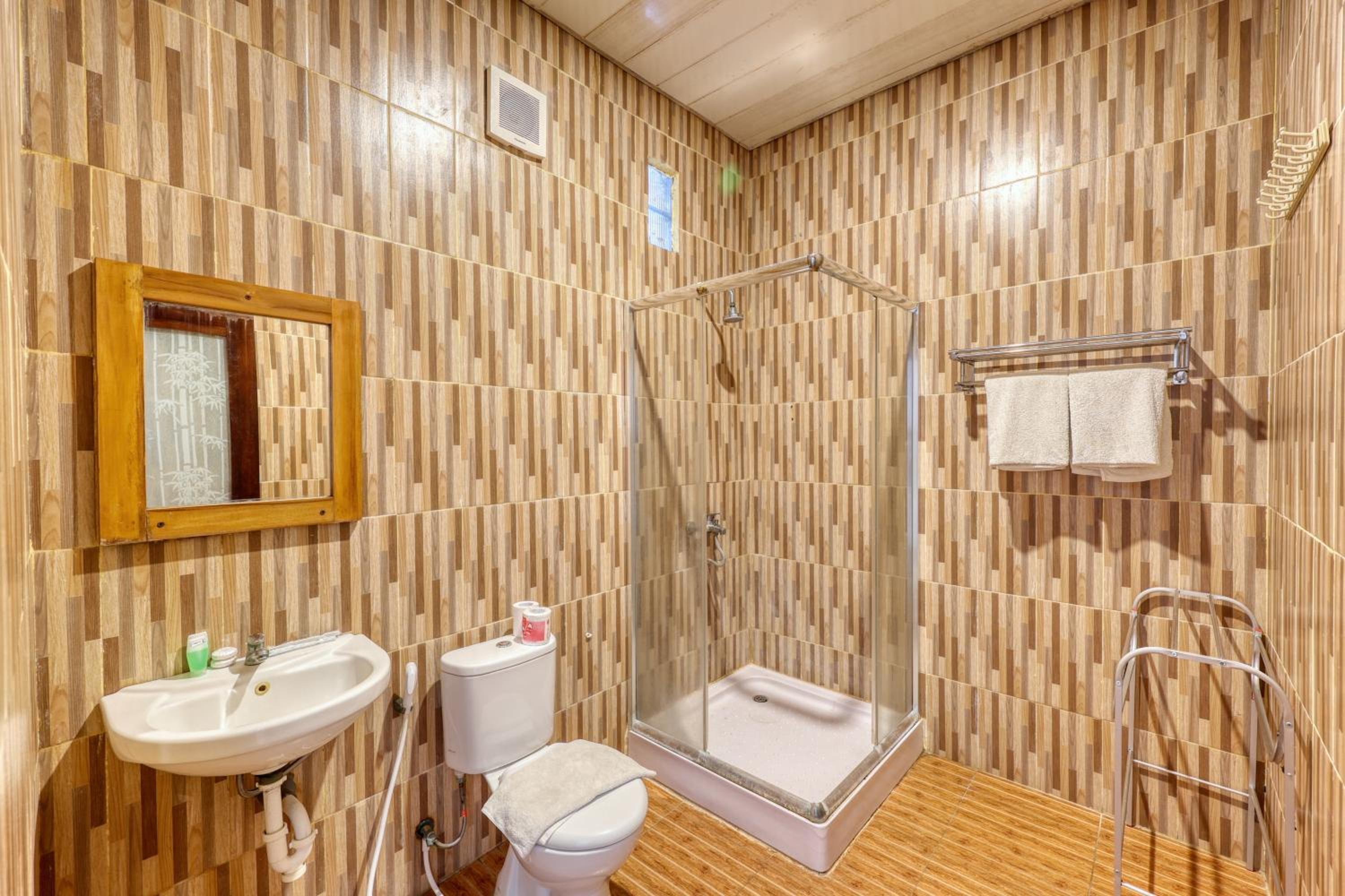 Deluxe Twin Room - Photo 11