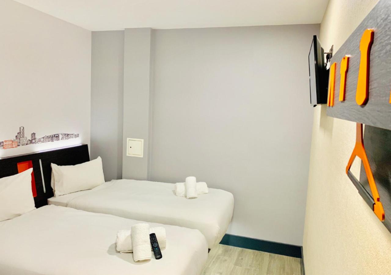 Twin Room without Window - Photo 3