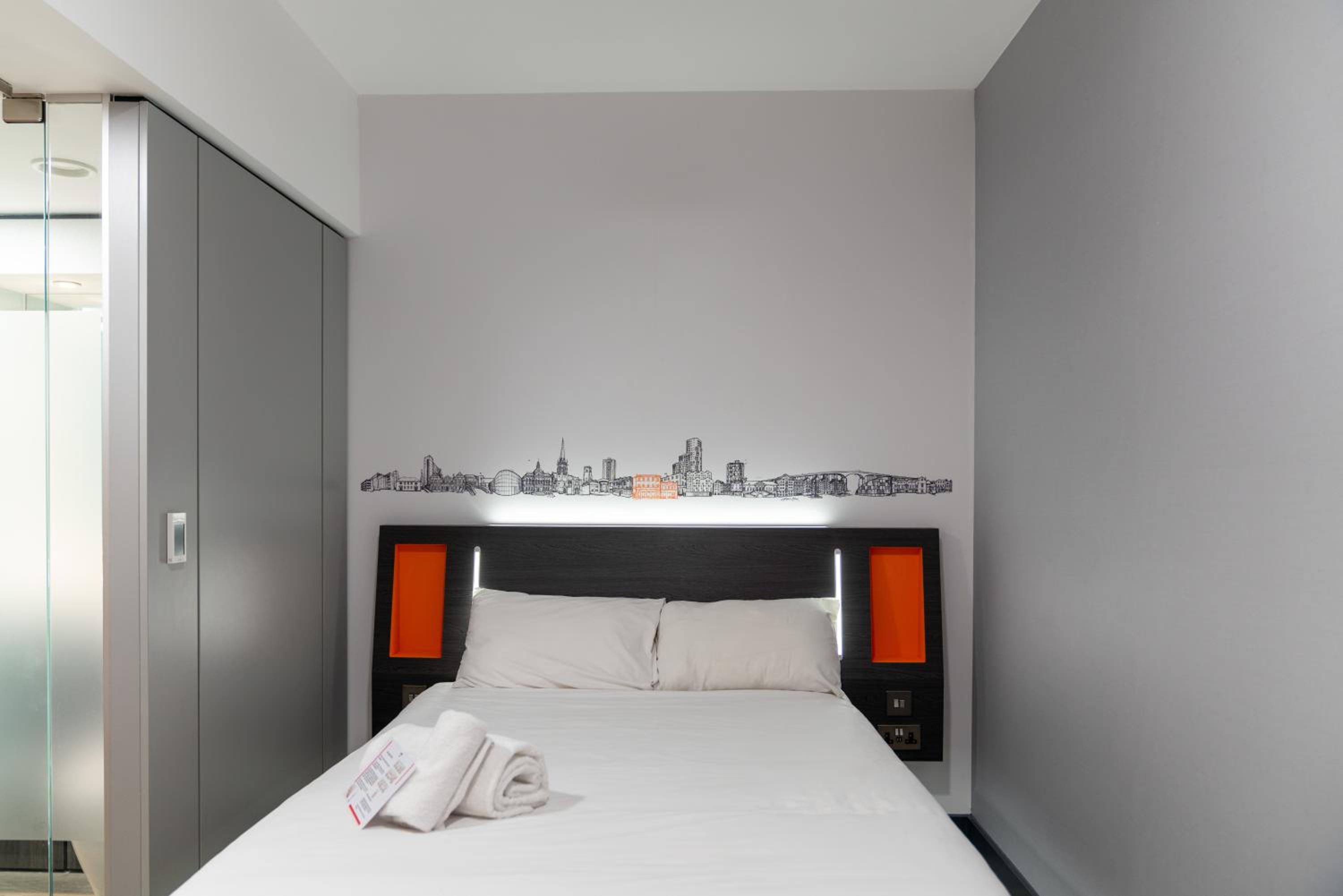 Double Room without Window - Photo 1
