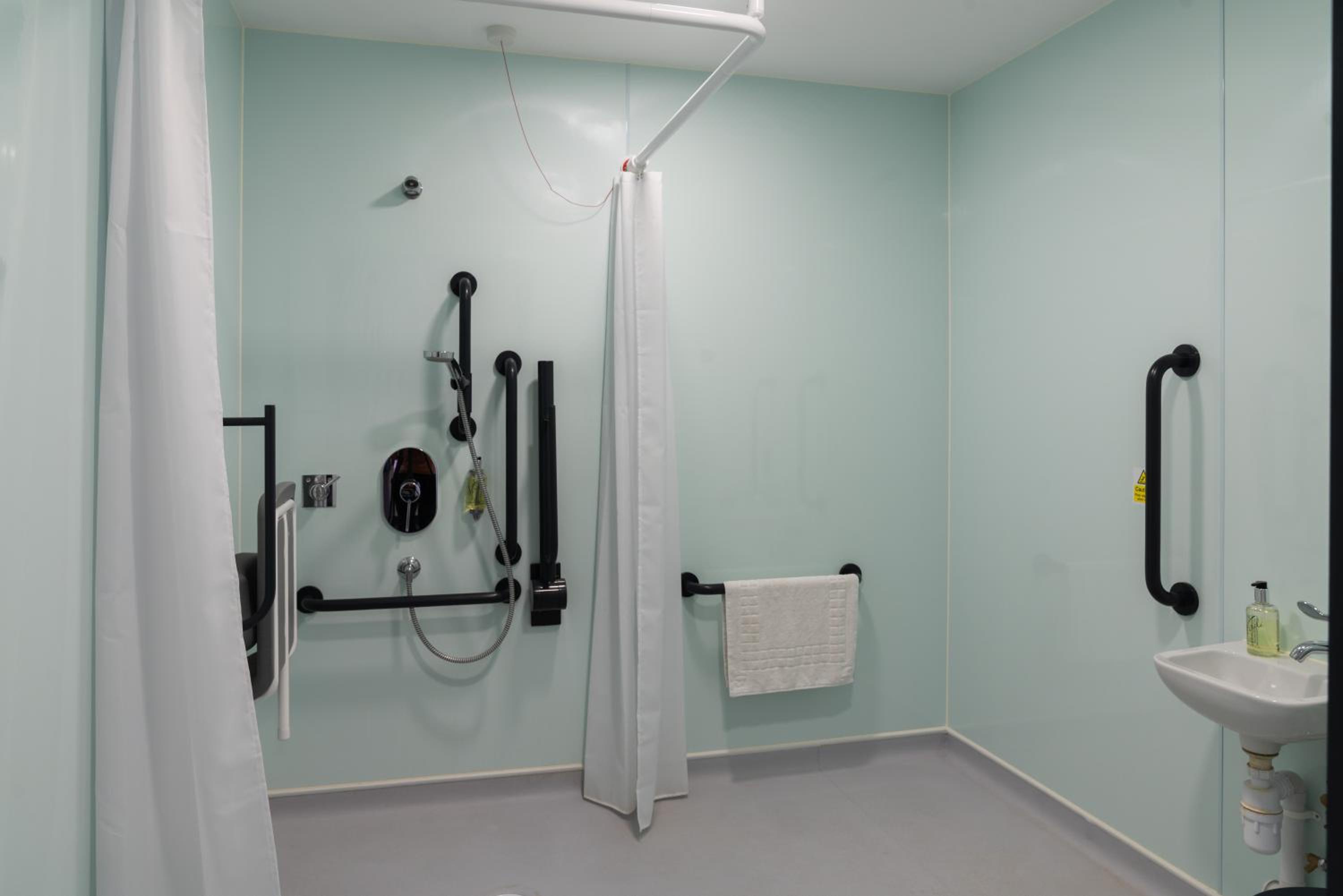 Double Room - Disability Access - Photo 9