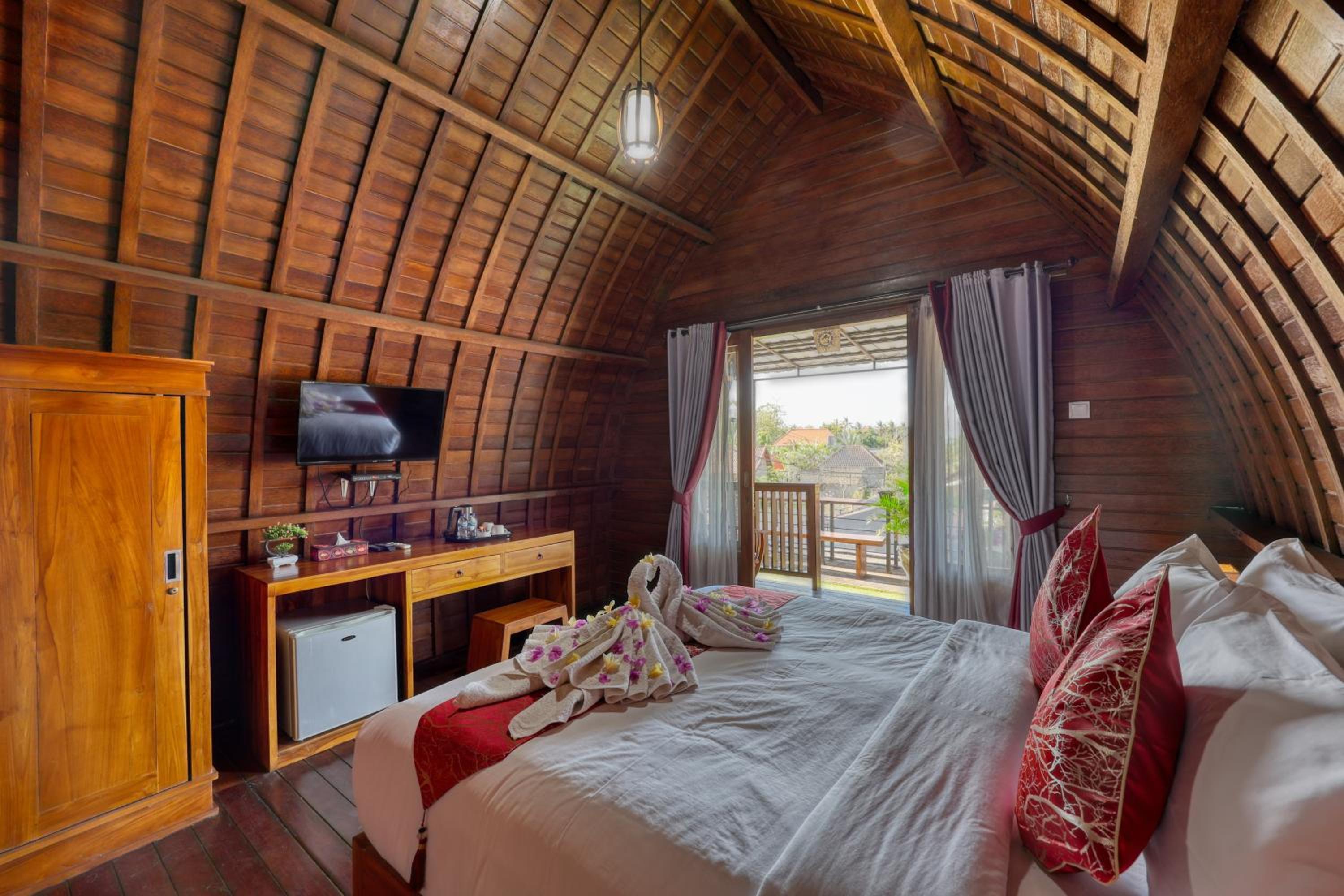 Double Room with Balcony - Photo 13