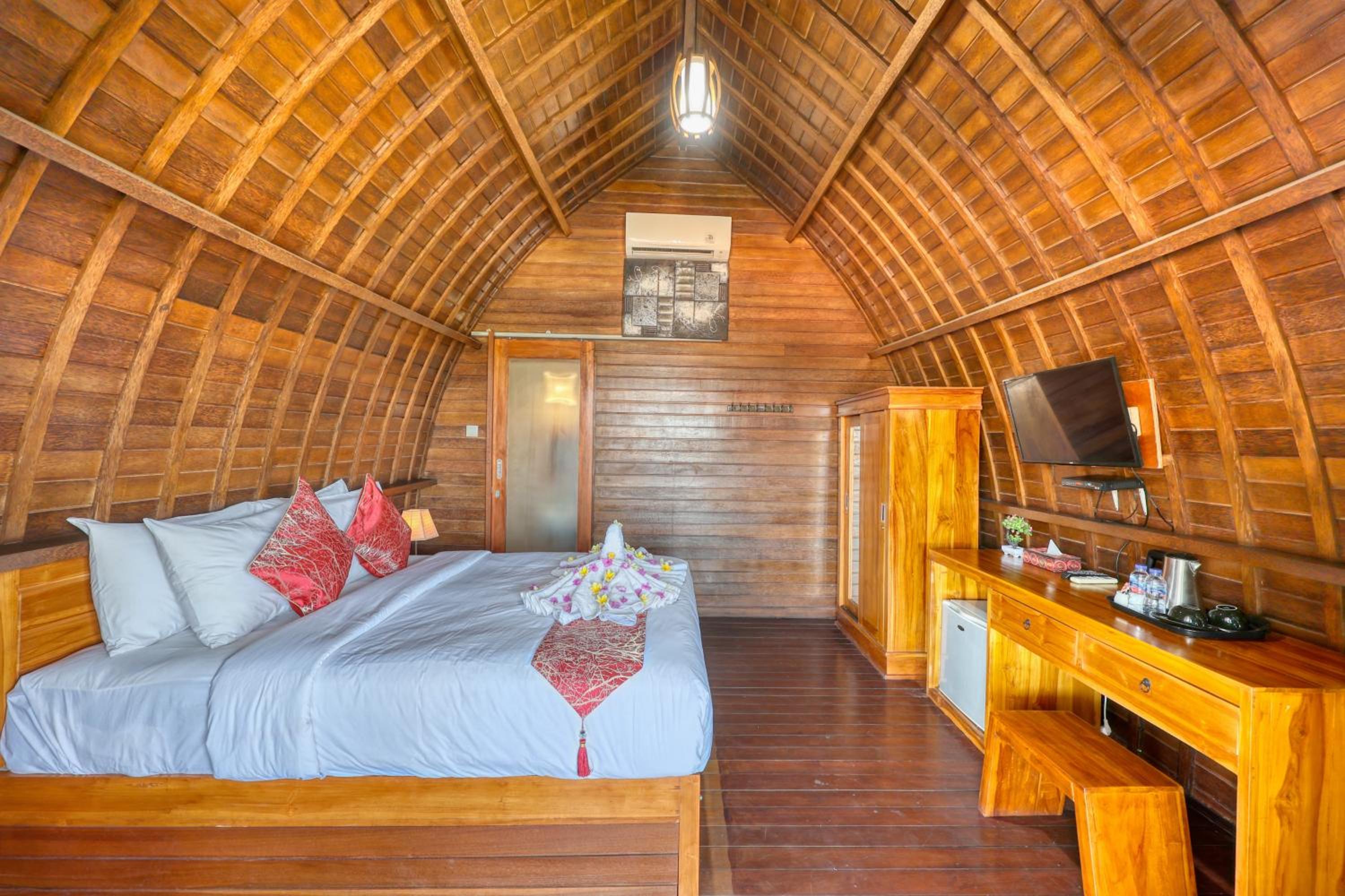 Double Room with Balcony - Photo 11