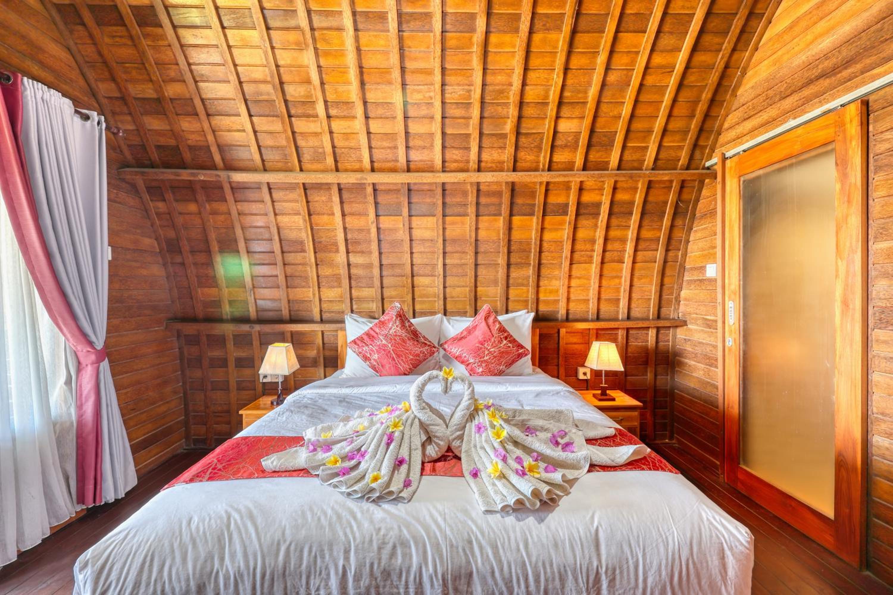 Double Room with Balcony - Photo 12