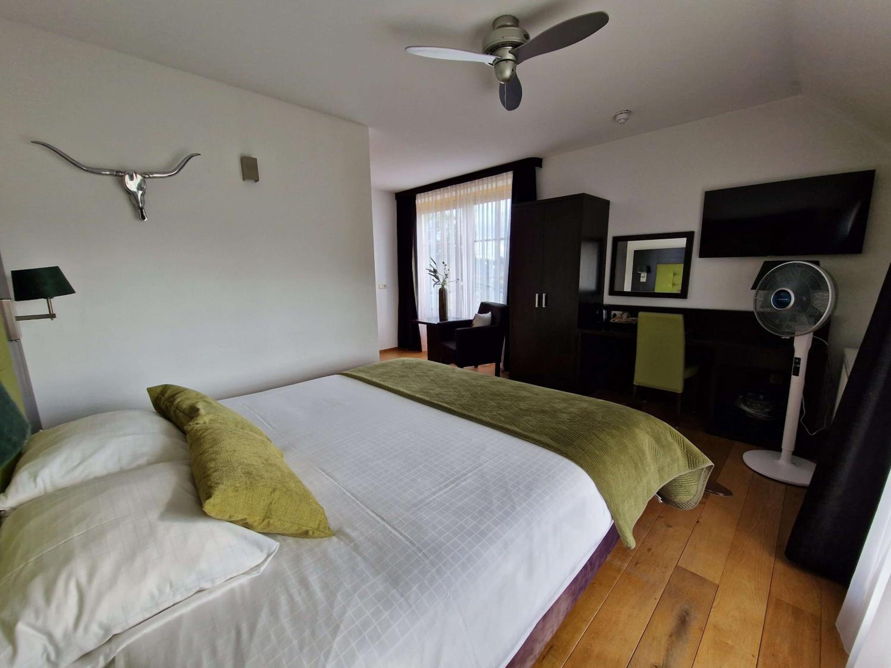 Deluxe Double Room - Photo 3