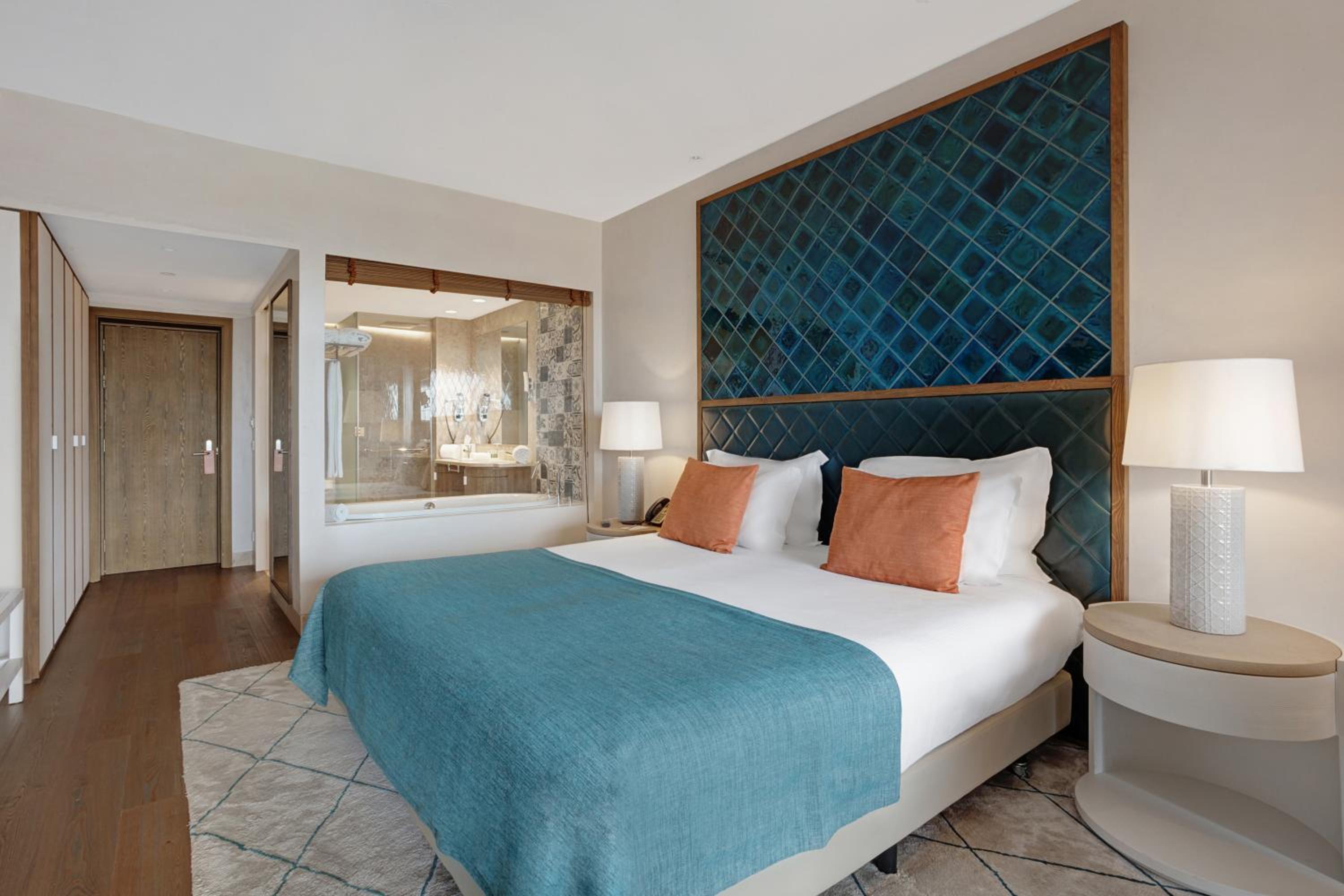 Double or Twin Room with Sea View - Photo 9