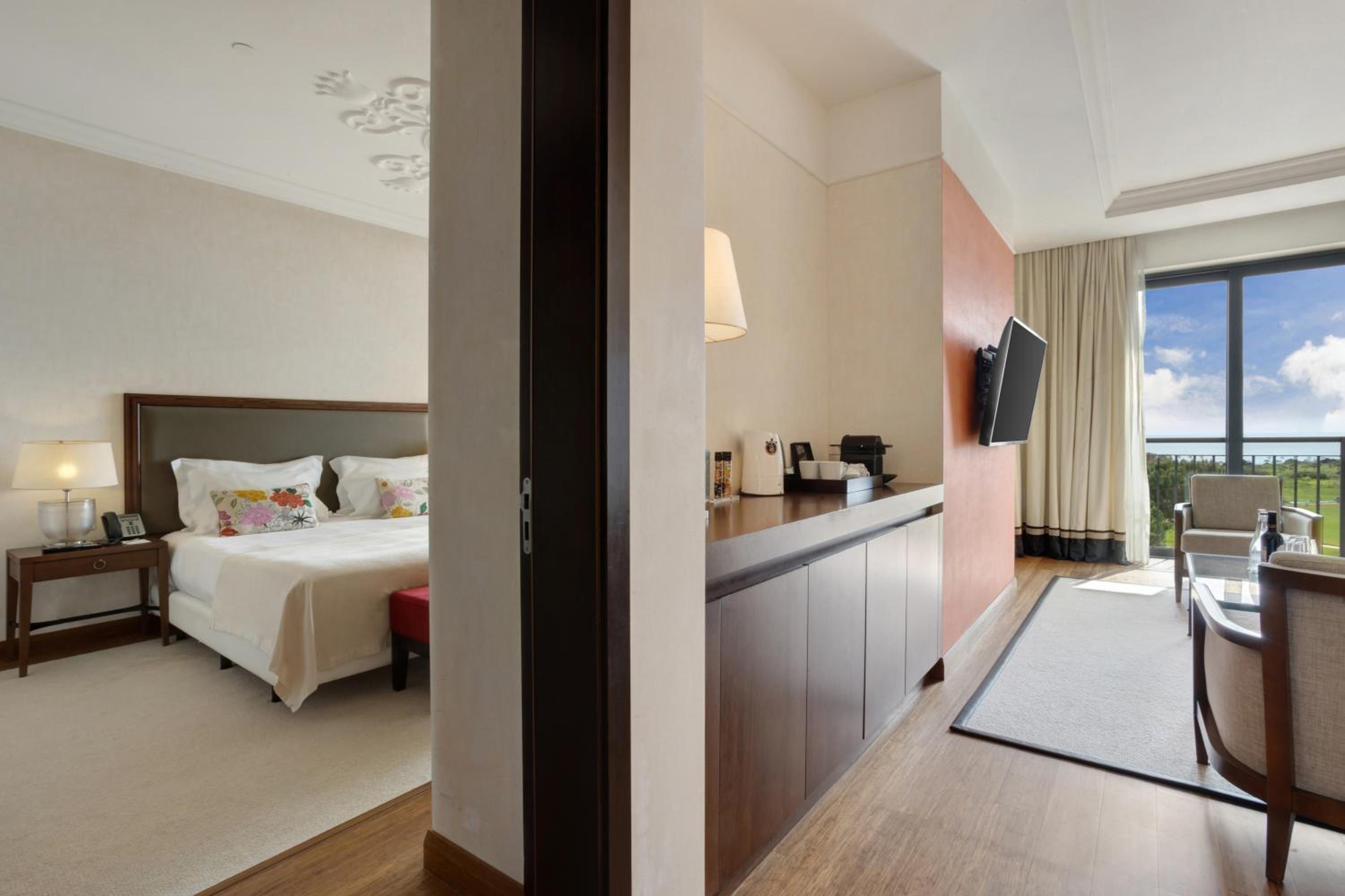 Suite with Sea View - Photo 4