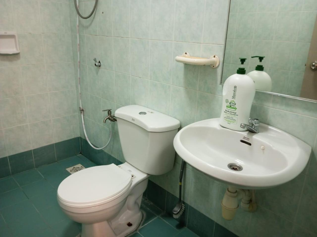One-Bedroom Apartment - Photo 12
