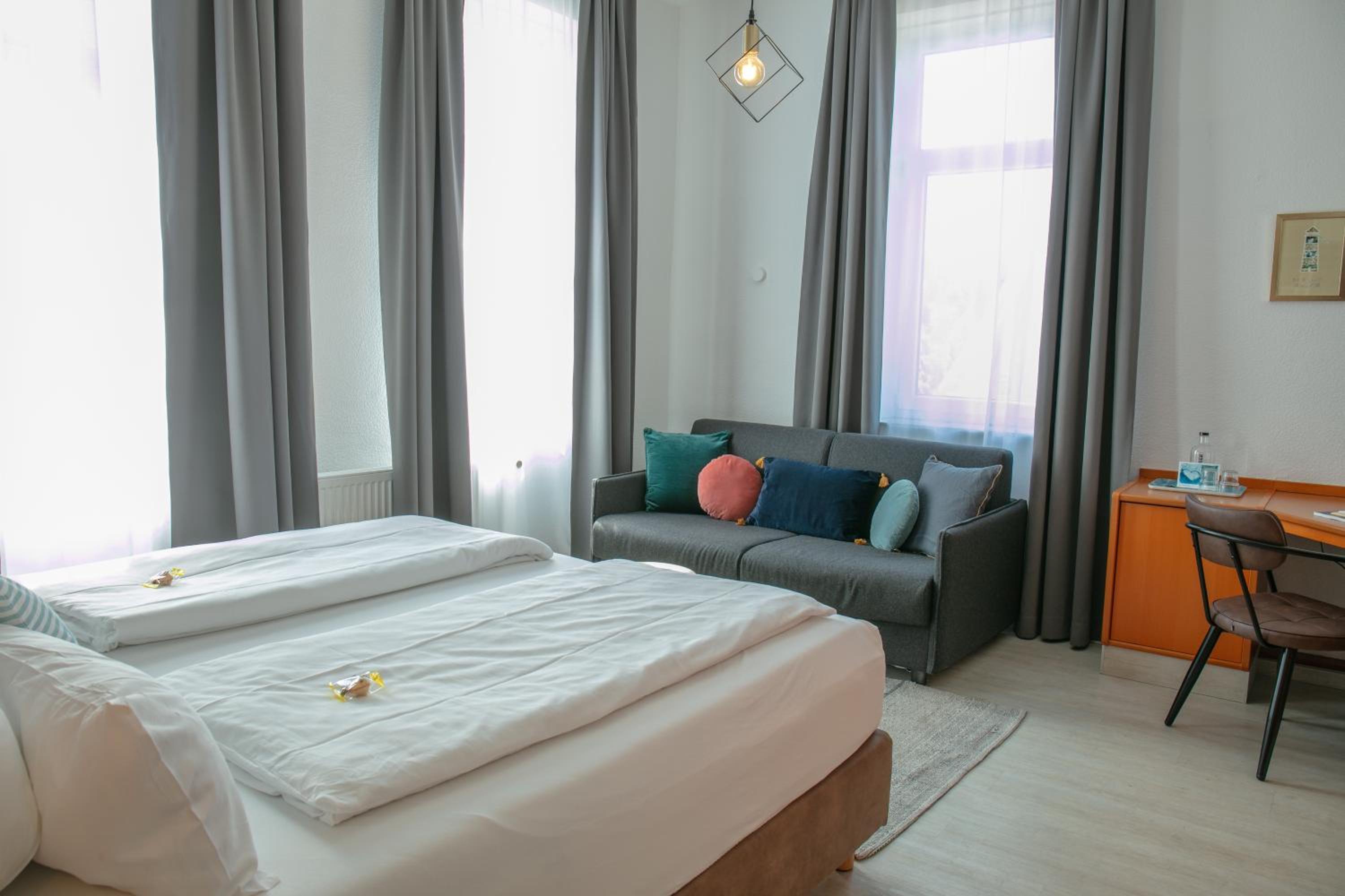 Double Room with Extra Bed - Photo 6