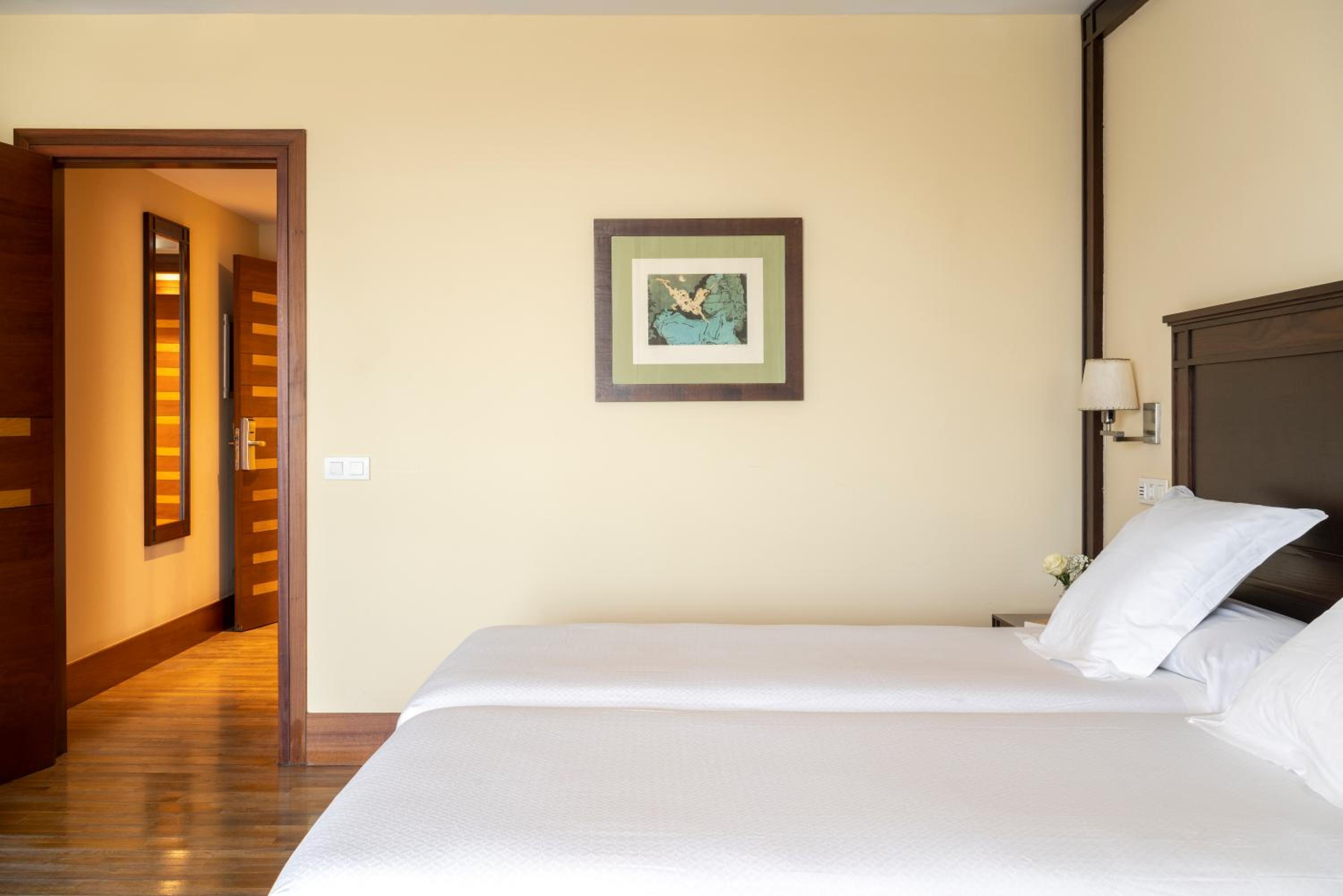 Standard Double Room - Photo 6