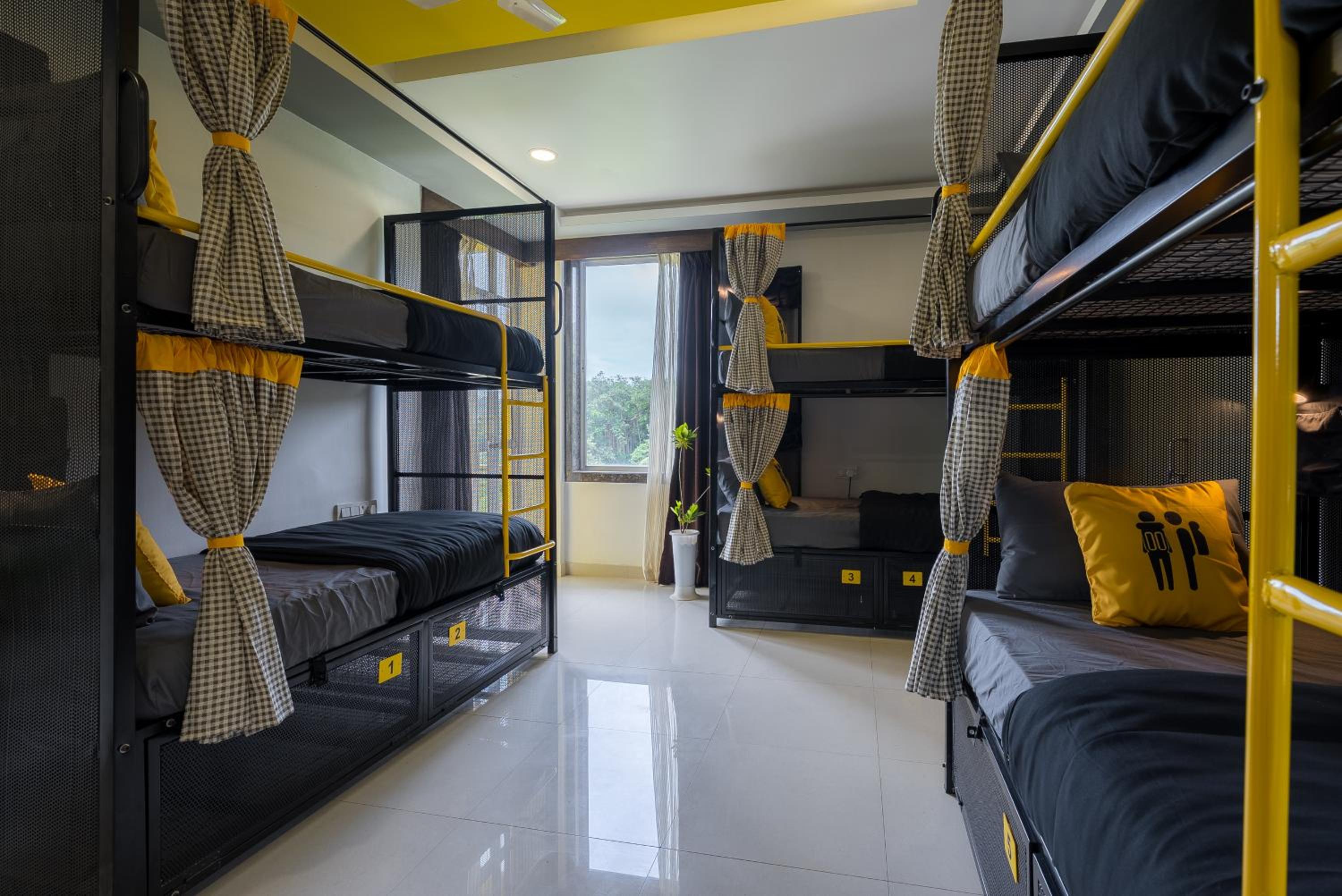 Bed in 6 Bed Female Dormitory with Balcony photo 1