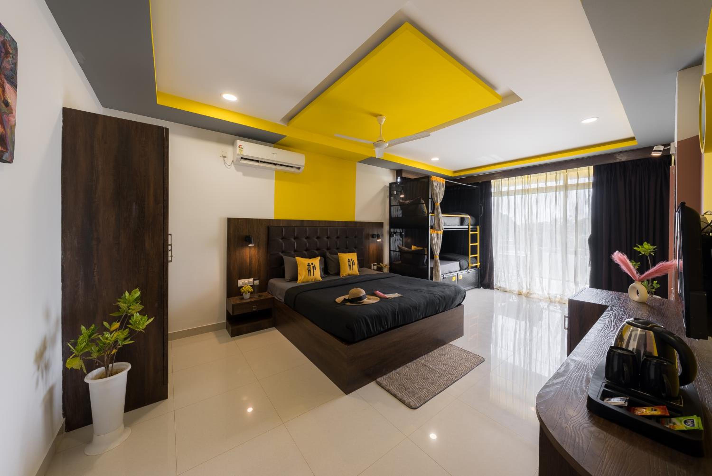 Standard Quadruple Room with Balcony photo 1