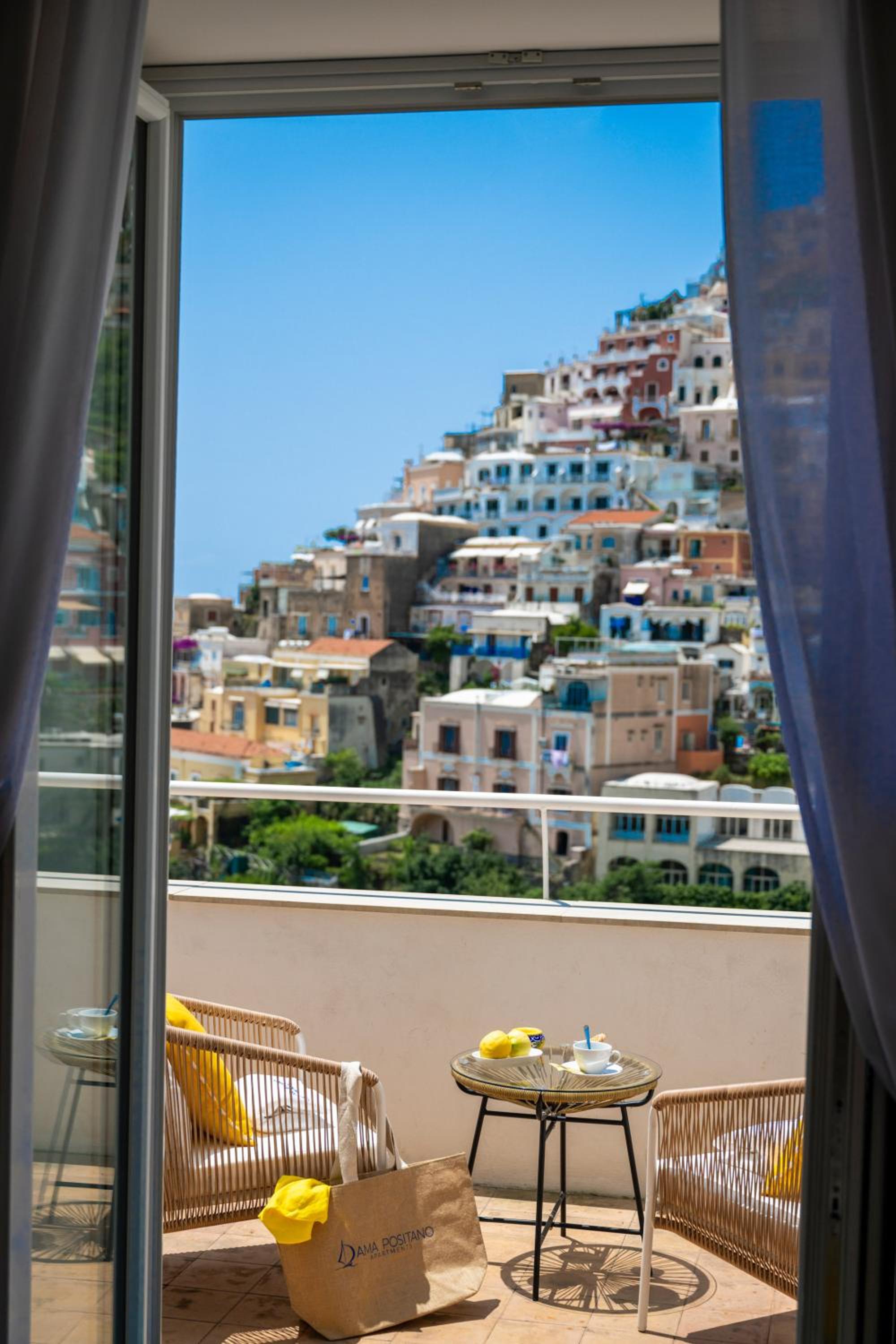 Deluxe Double Room with Balcony and Sea View - Photo 4