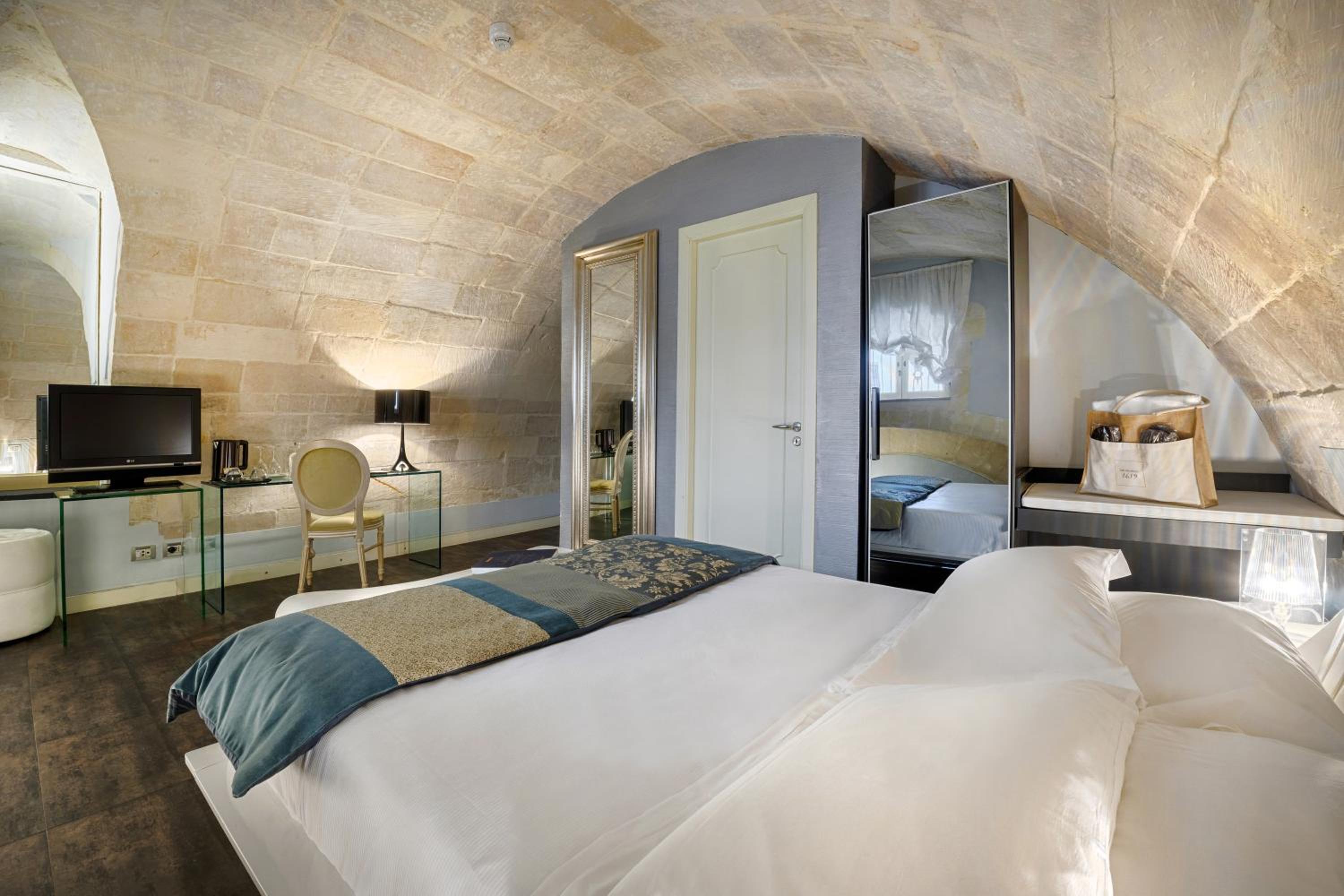 Classic Double Room - Photo 1