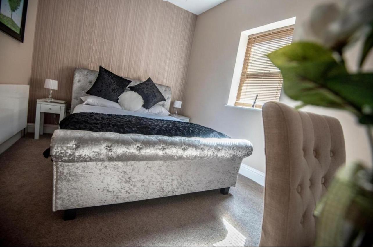 Deluxe King Room - Photo 6