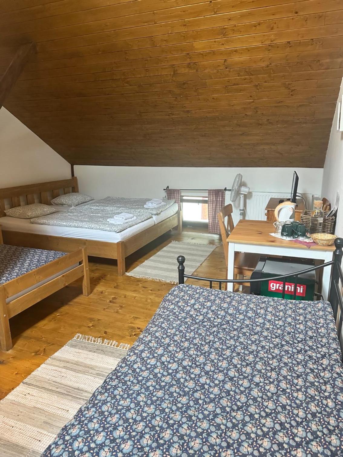 Deluxe Double Room with Shower photo 1