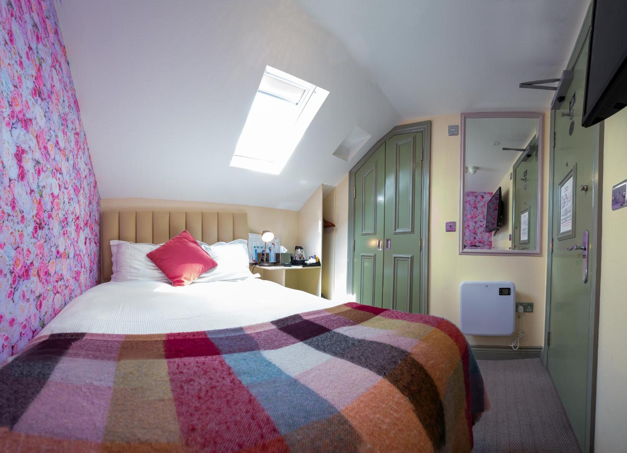 Economy Double Room photo 2