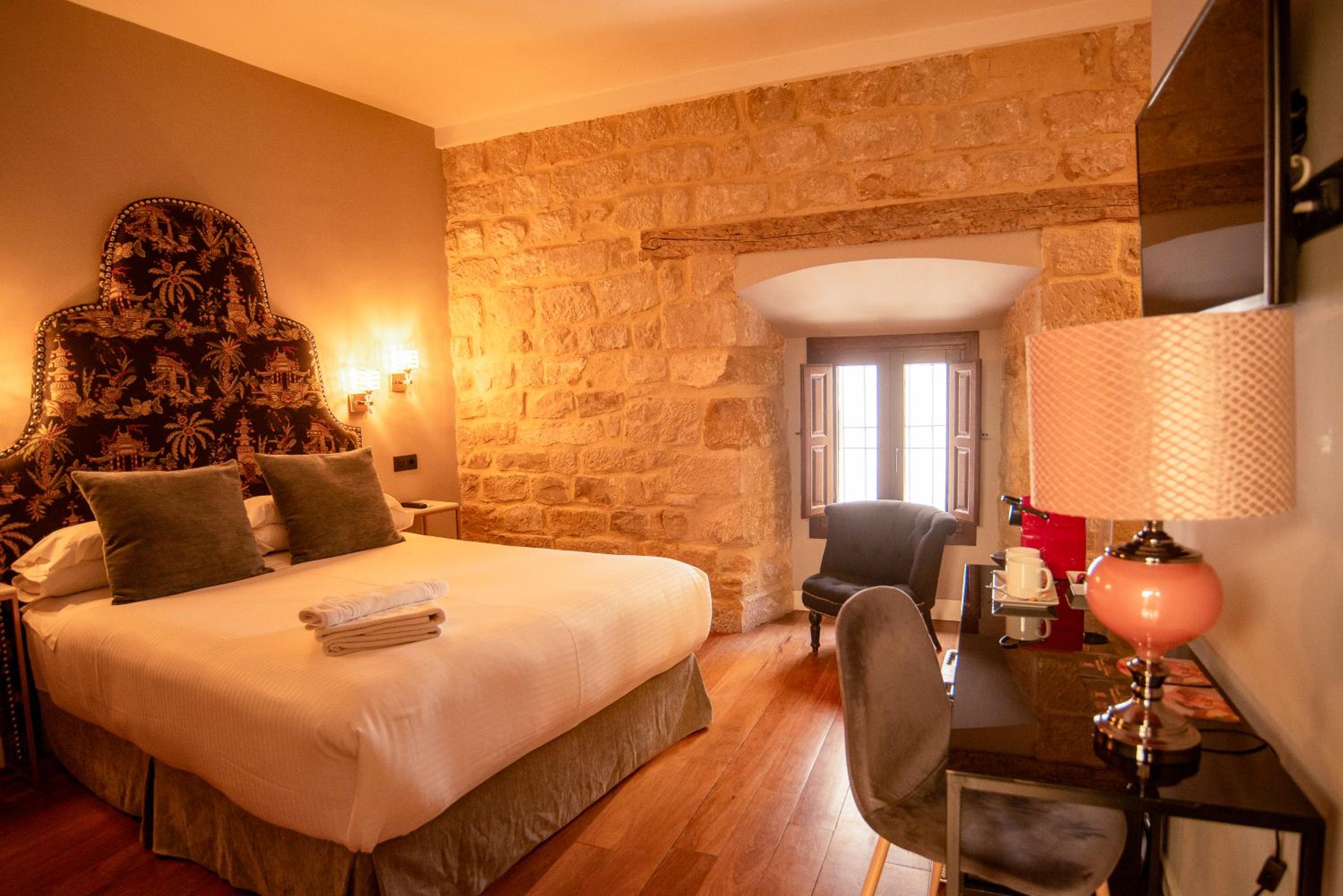 Double or Twin Room - Photo 2