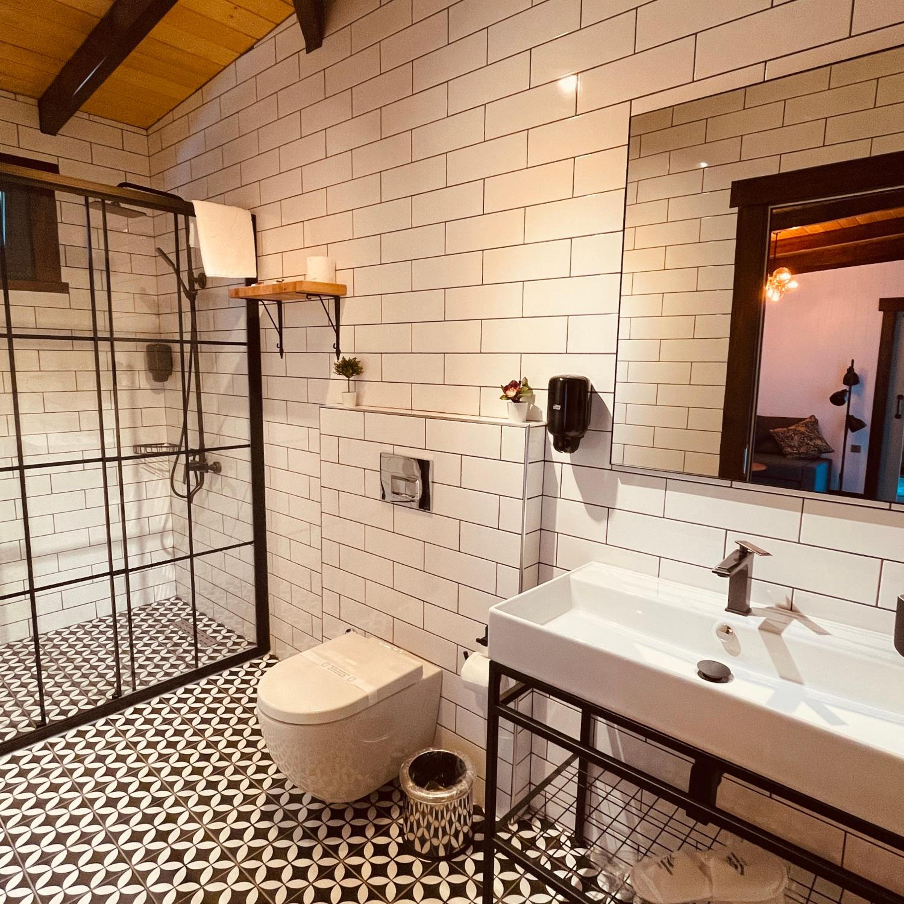 Two-Bedroom Chalet - Photo 3