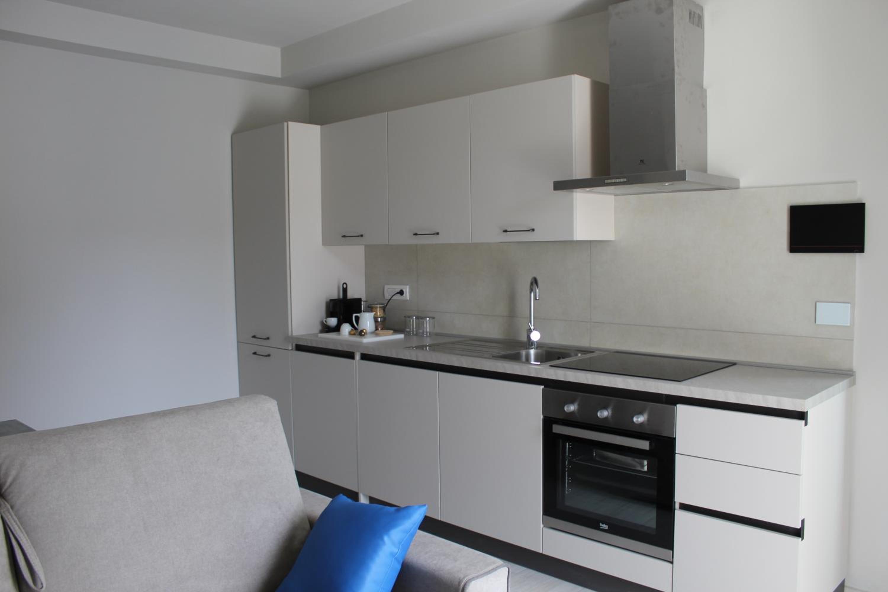 Apartment with Balcony - Photo 14