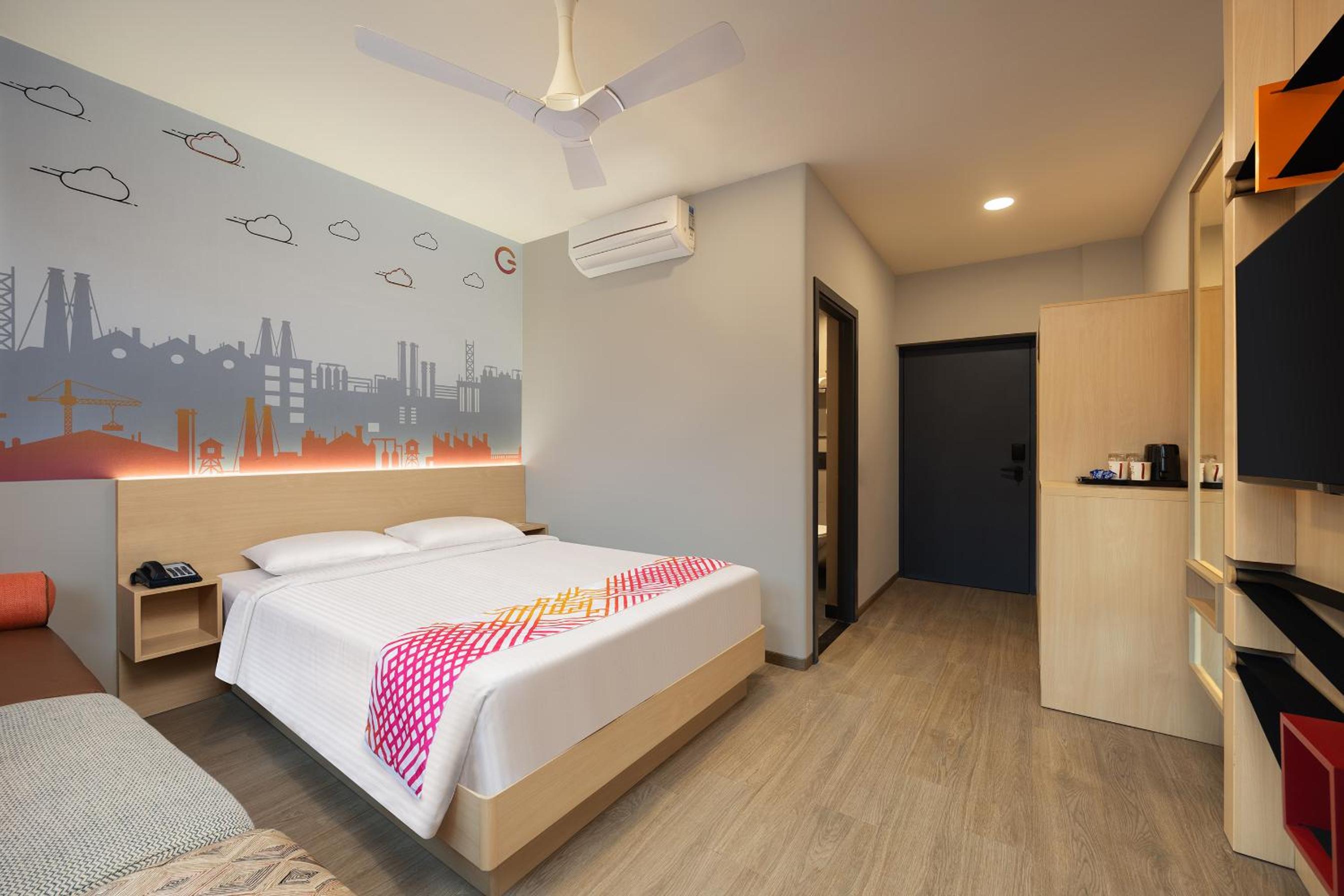 Luxe Queen Room photo 3