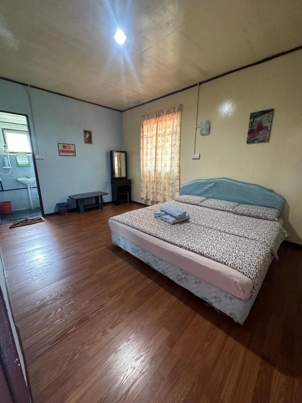 Deluxe King Room photo 3
