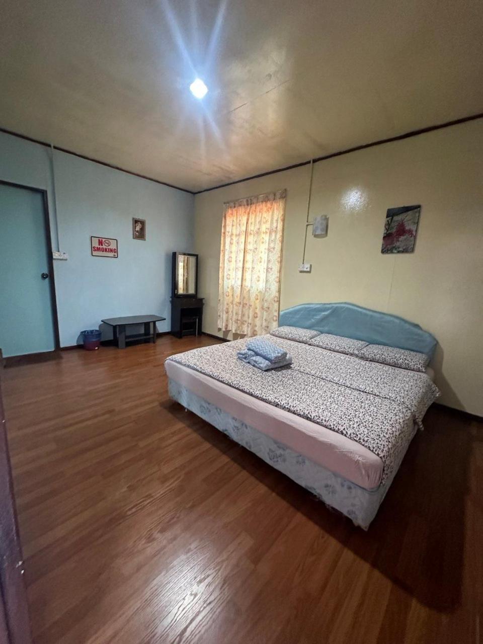 Deluxe King Room photo 2