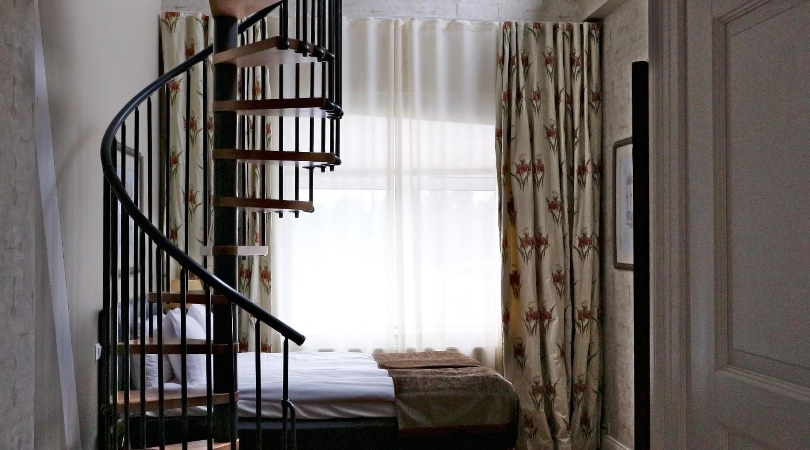 Queen Suite - Photo 1