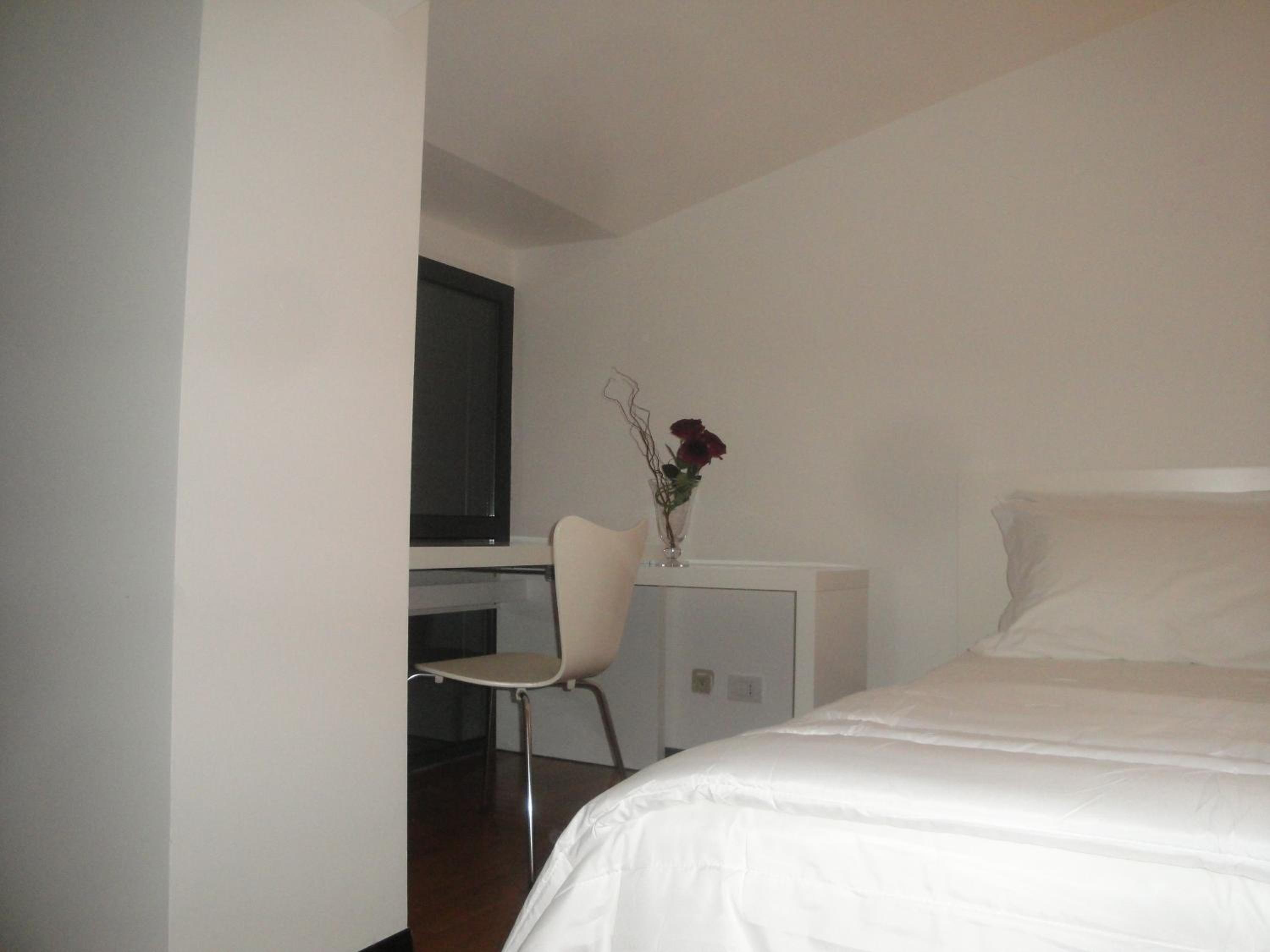 Twin Room With Terrace photo 3