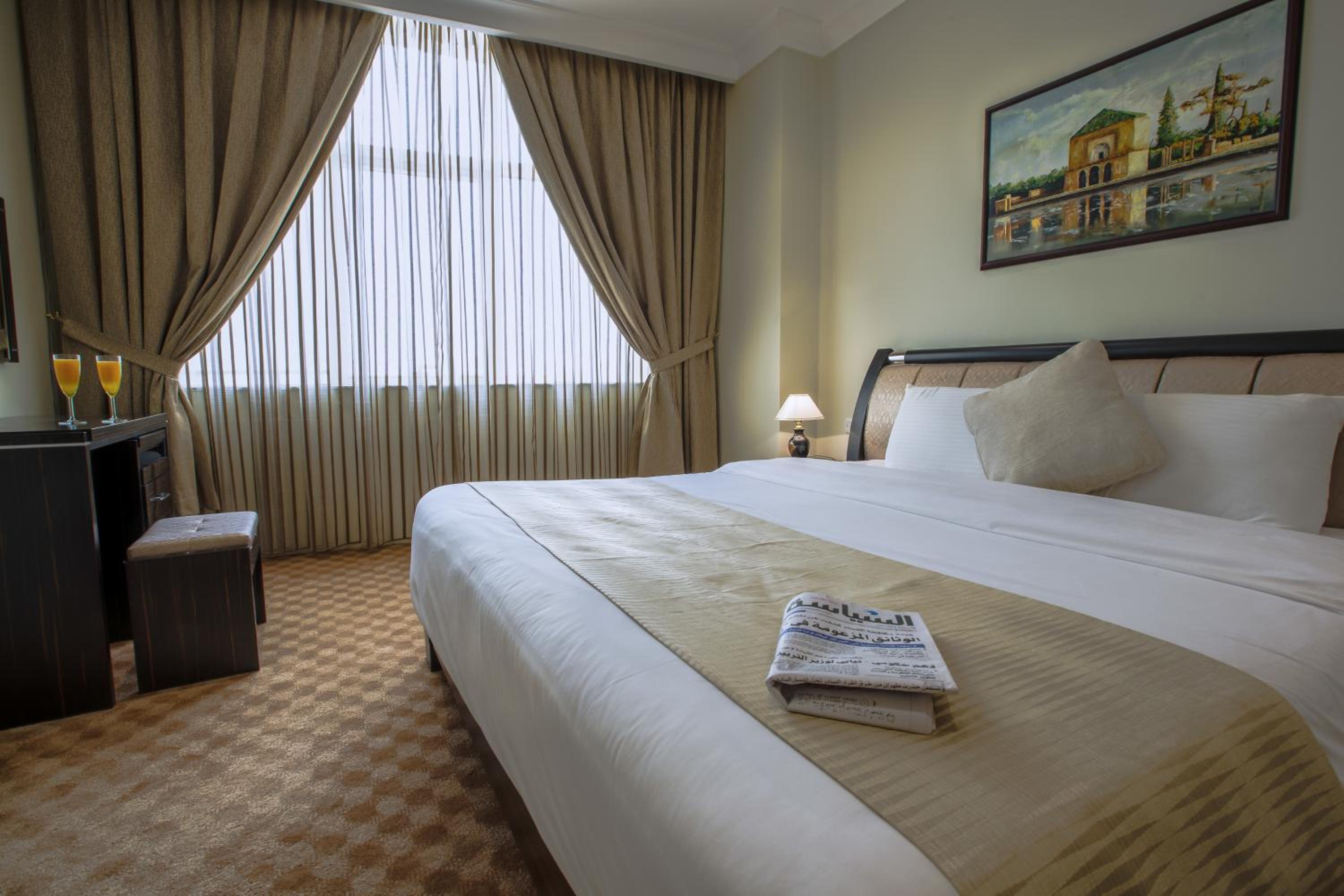 Royal Suite - Photo 2