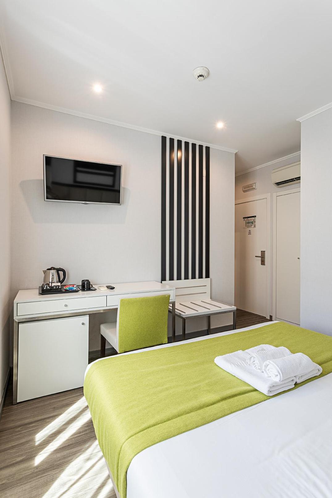Standard Double Room photo 3