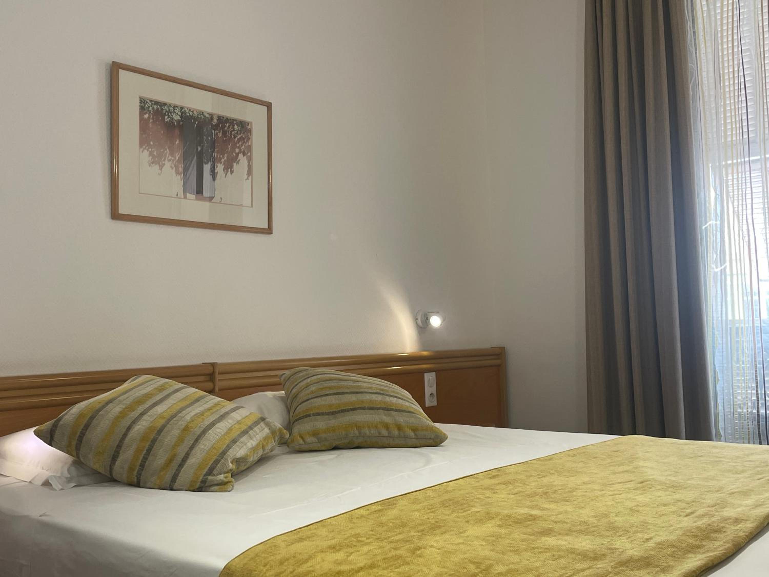 Standard Double Room - Photo 4