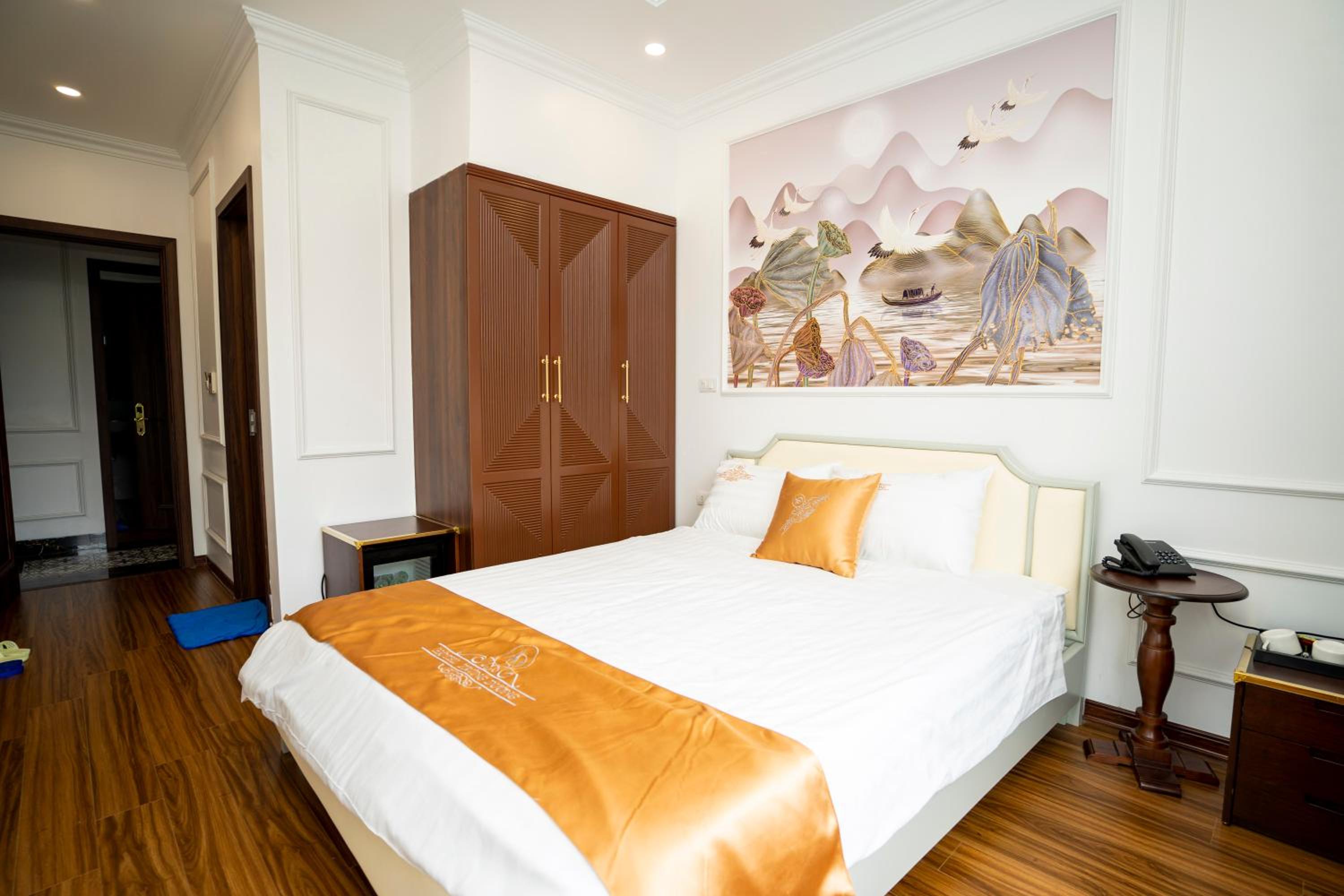 Standard King Room - Photo 7