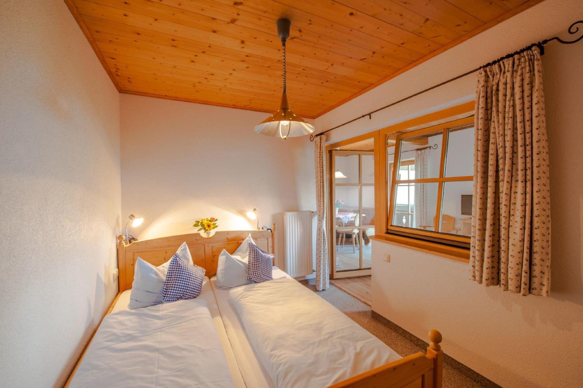 Apartment with Mountain View photo 2