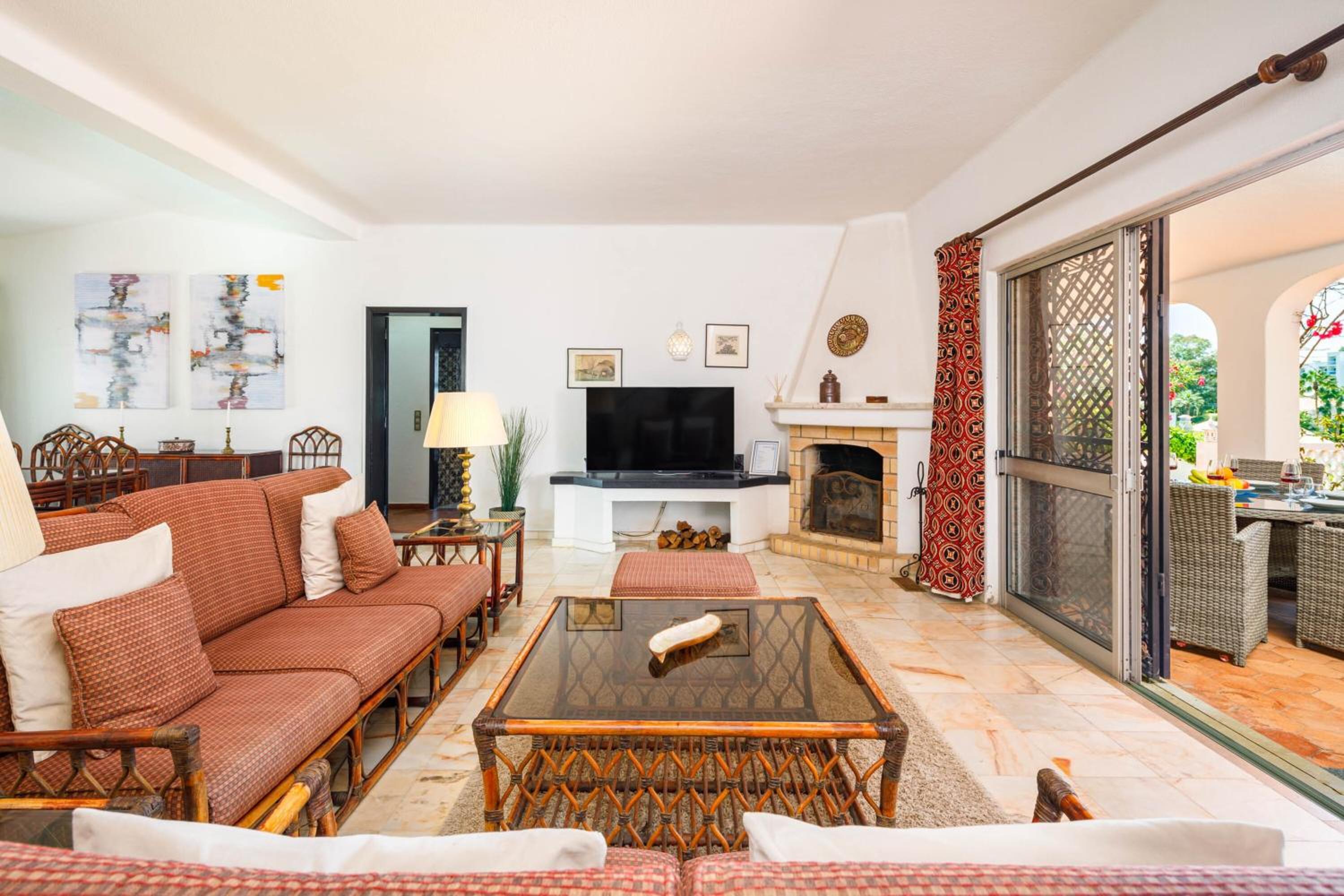 Three-Bedroom Villa photo 1