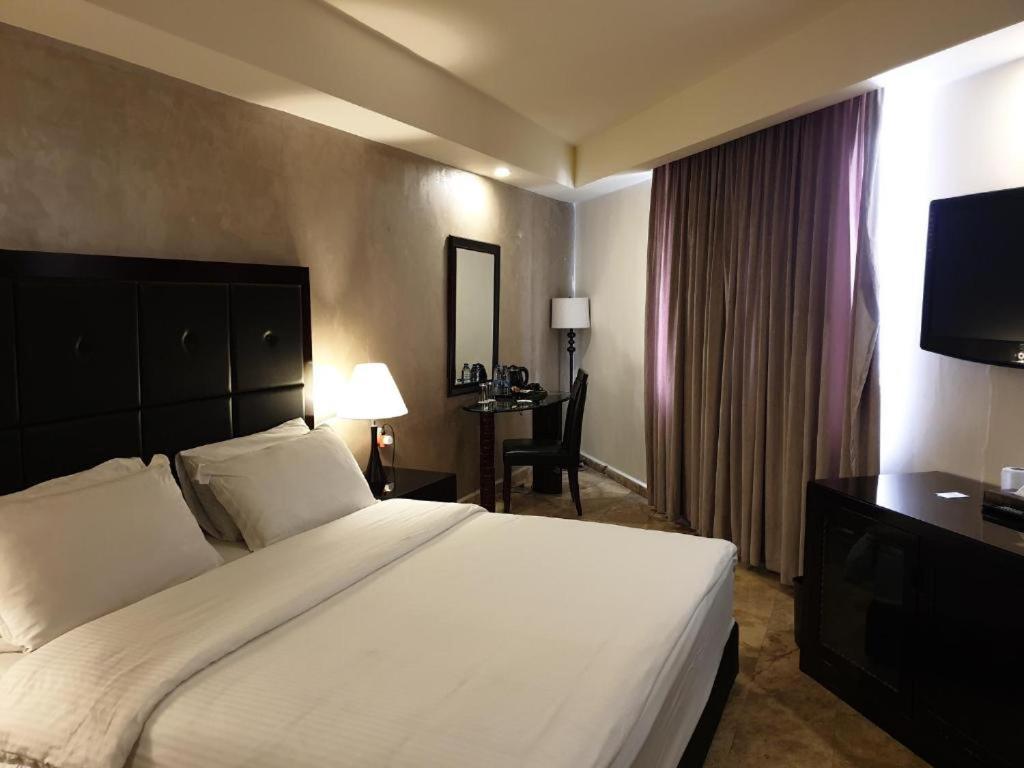 King Room with Sea View - Photo 1