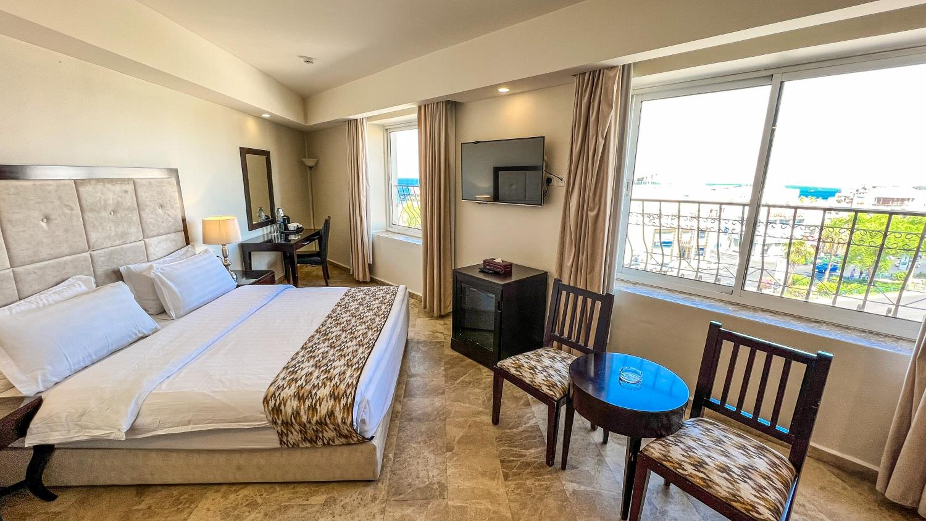 King Room with Sea View - Photo 5