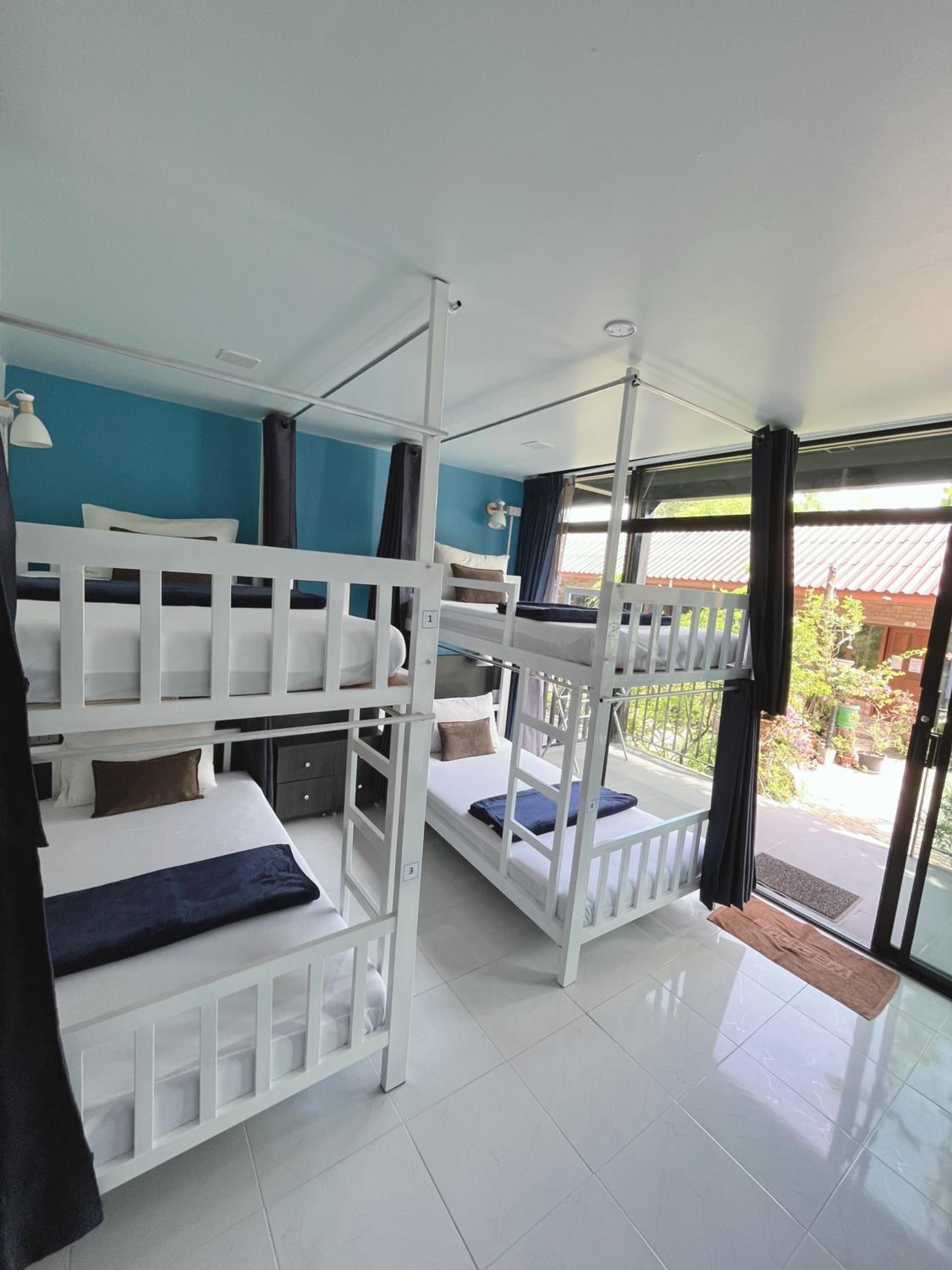 Bed in 4-Bed Mixed Dormitory Room photo 3