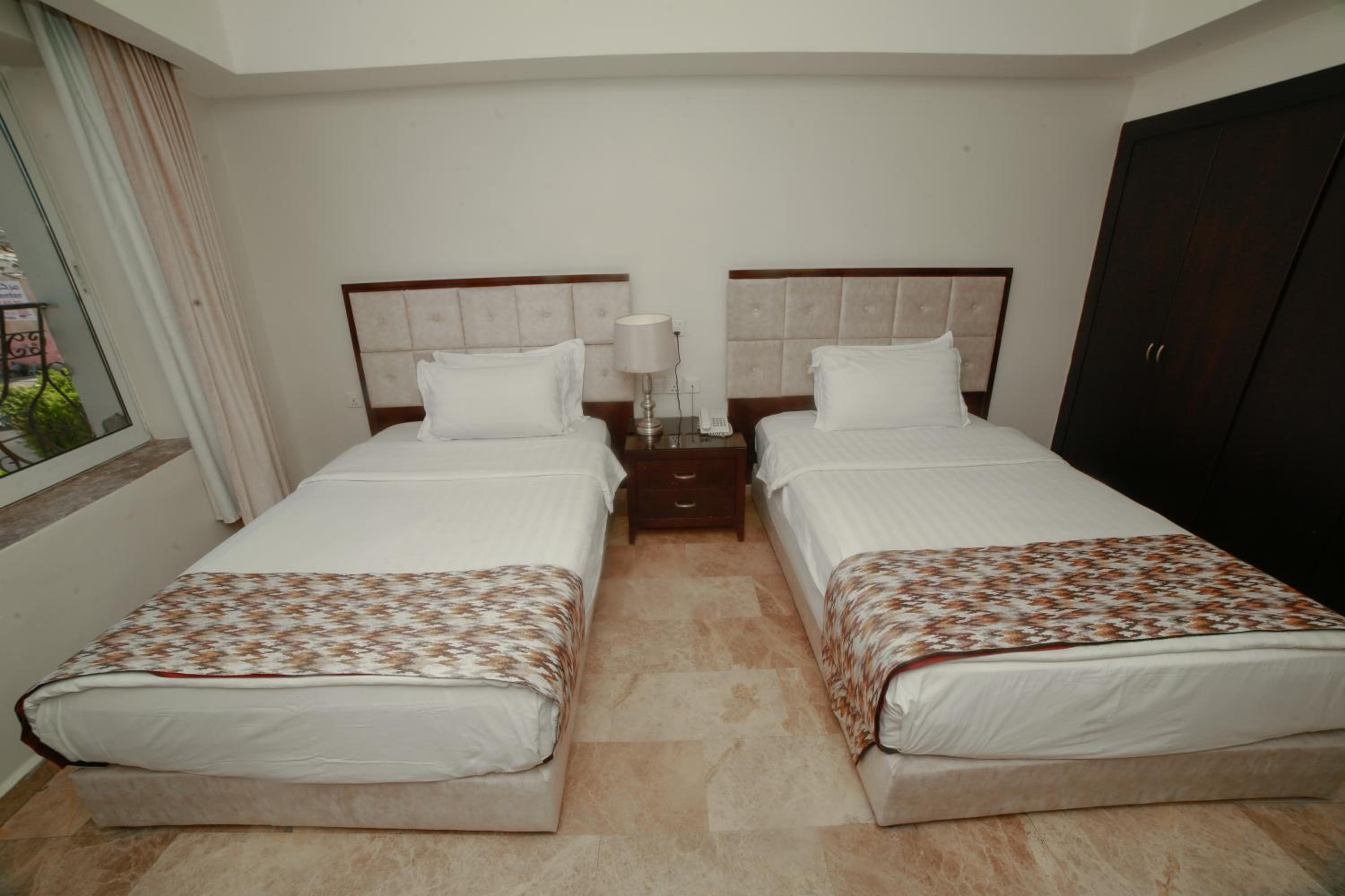 Twin Room with Sea View - Photo 5