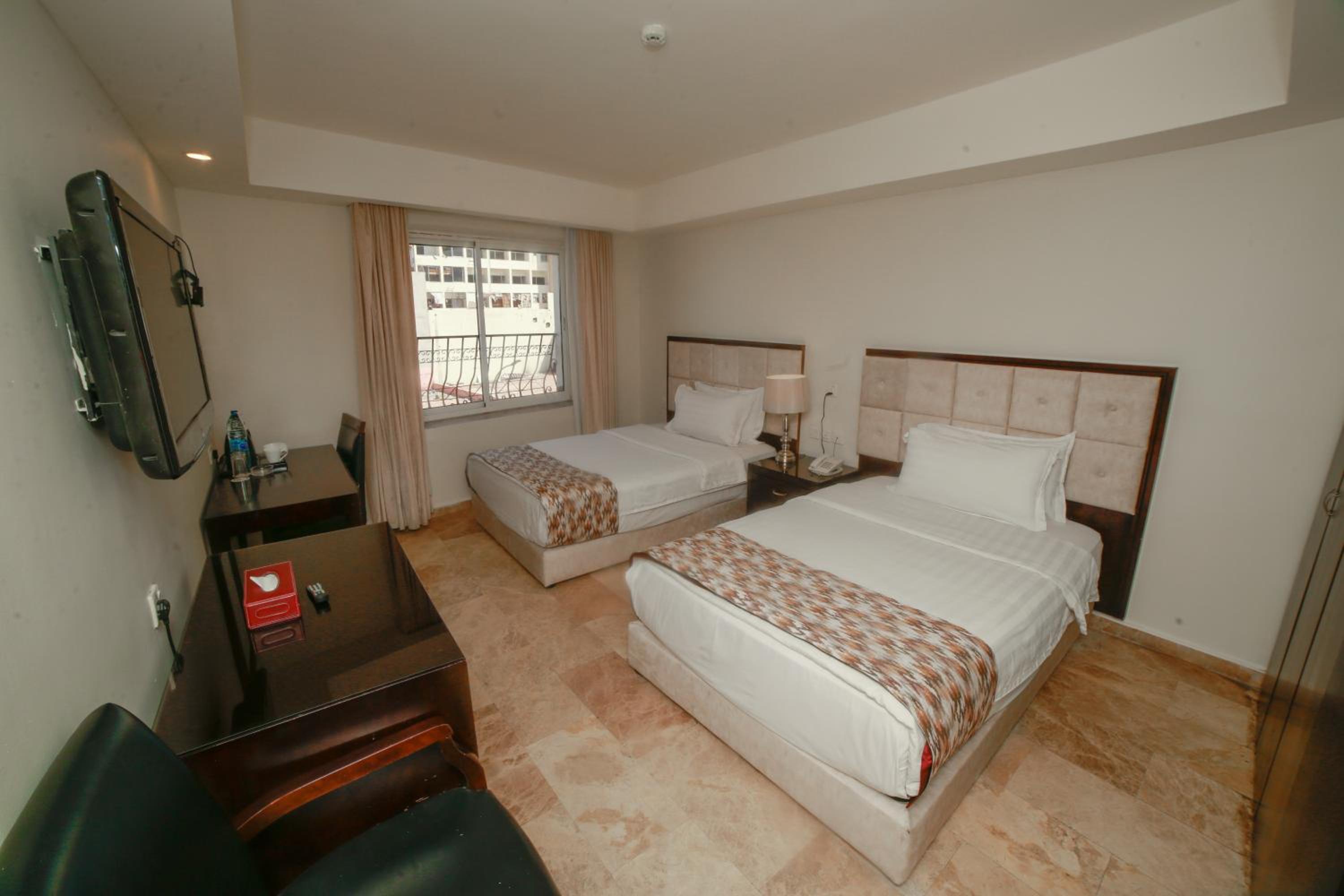 Twin Room with Sea View - Photo 4