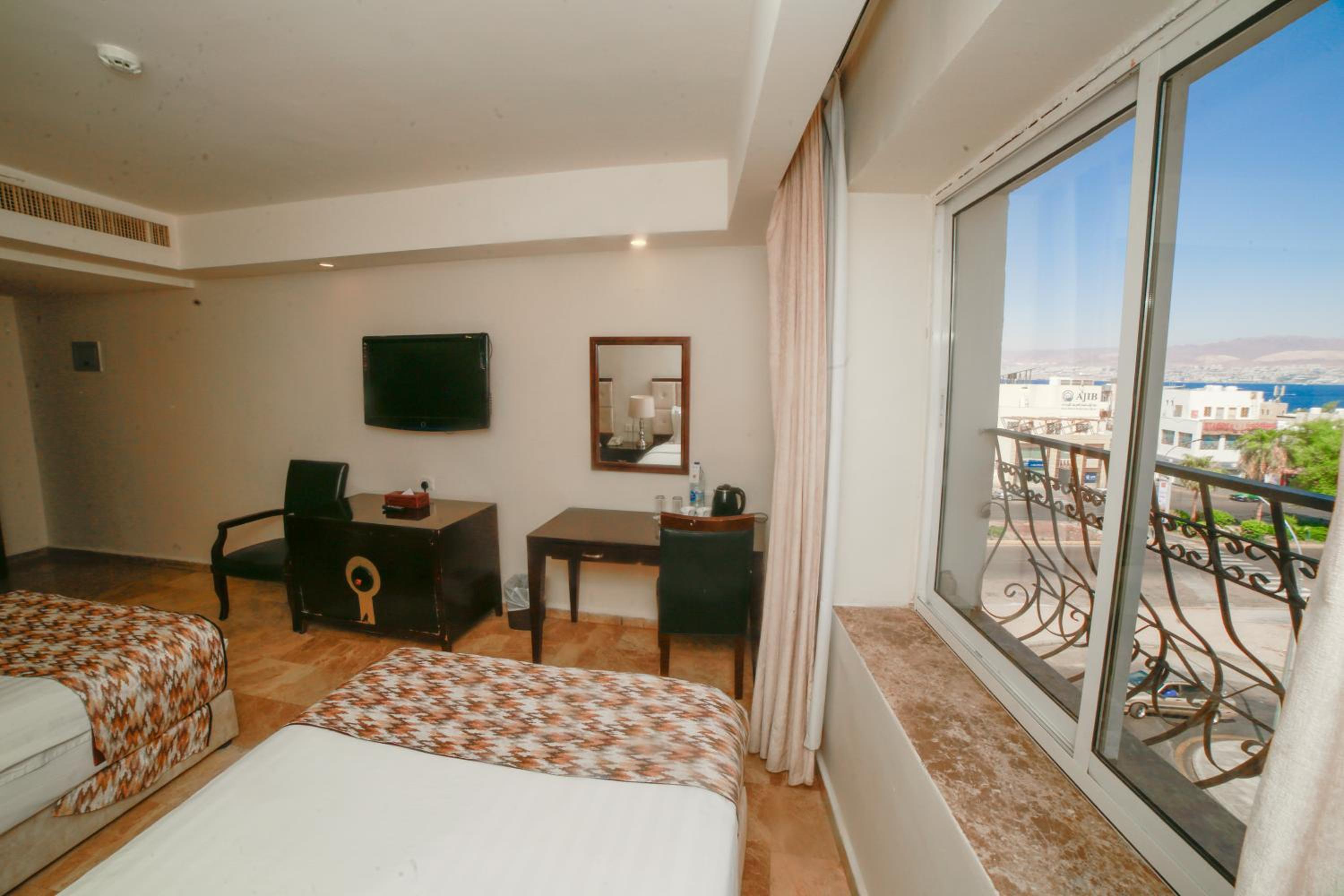 Twin Room with Sea View - Photo 7