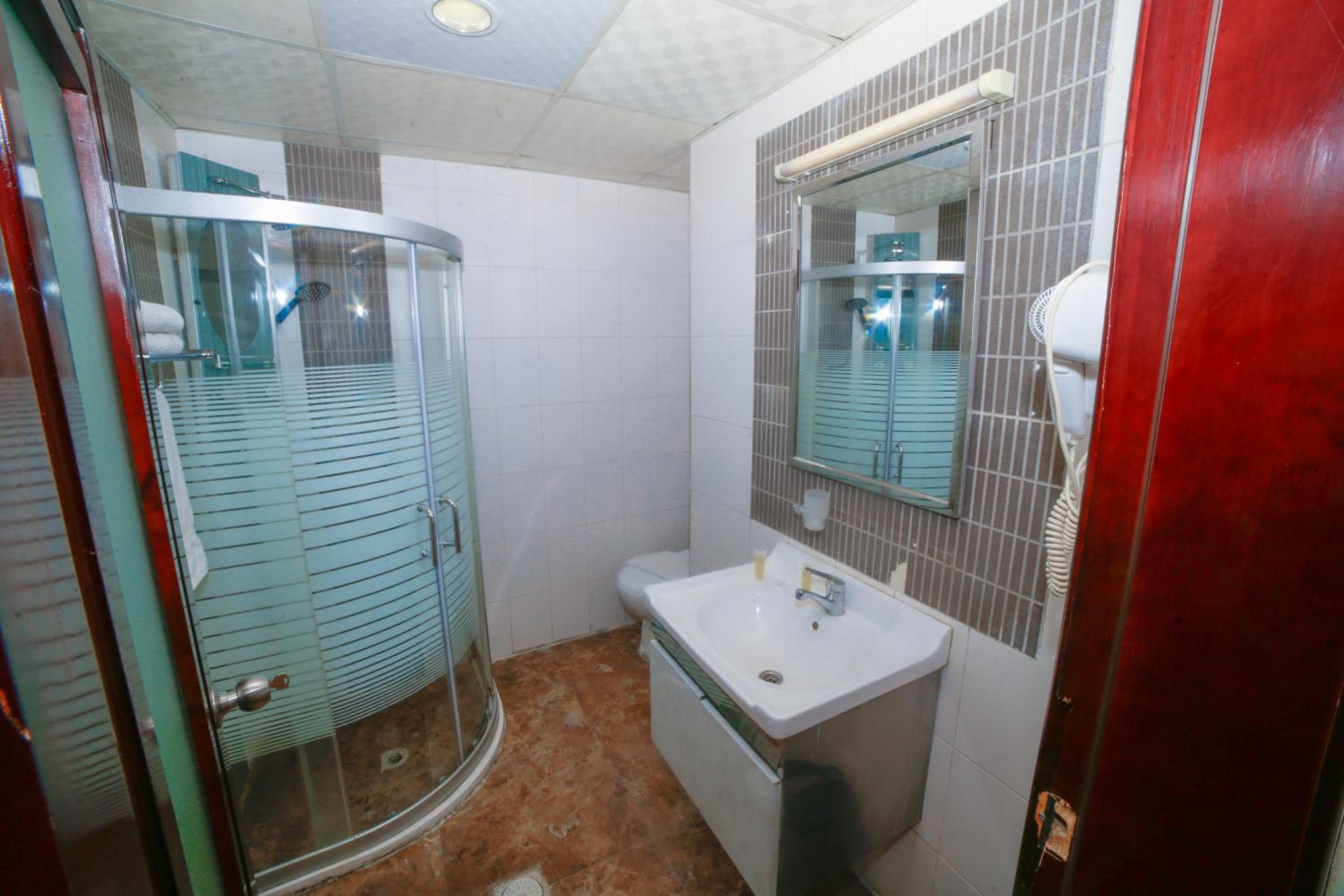 Twin Room with Sea View - Photo 8