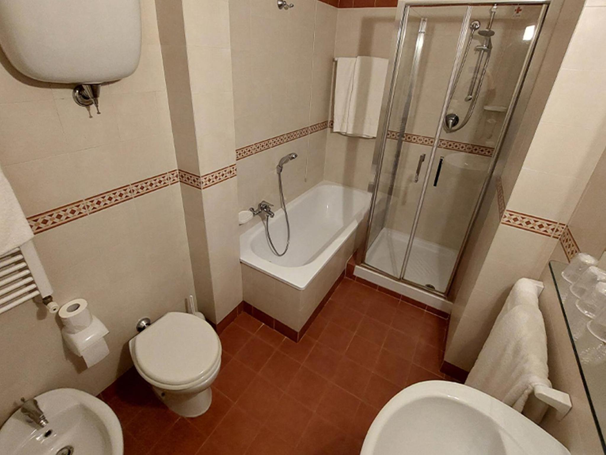 Quadruple Room - Photo 6