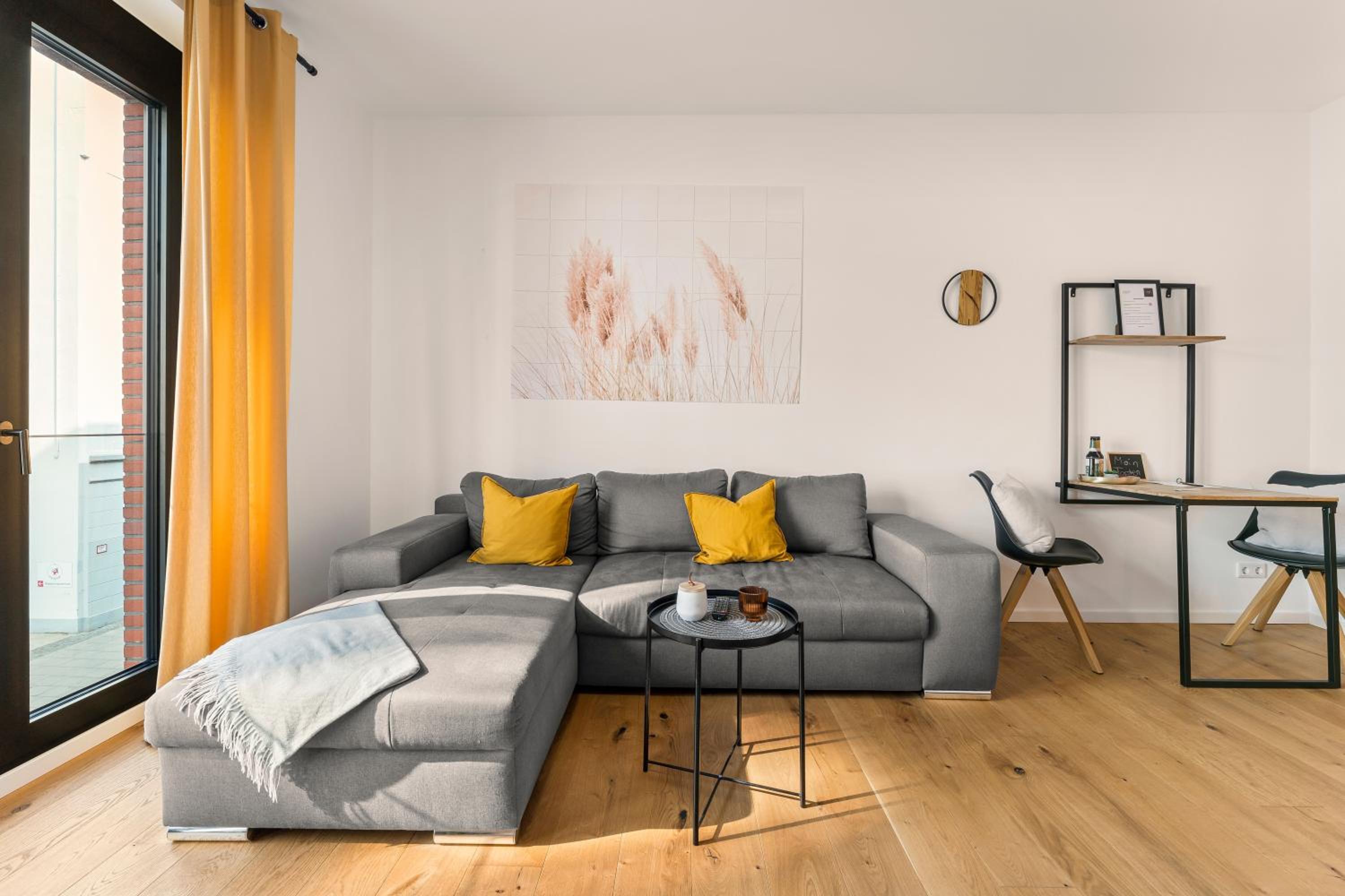 One-Bedroom Apartment photo 2