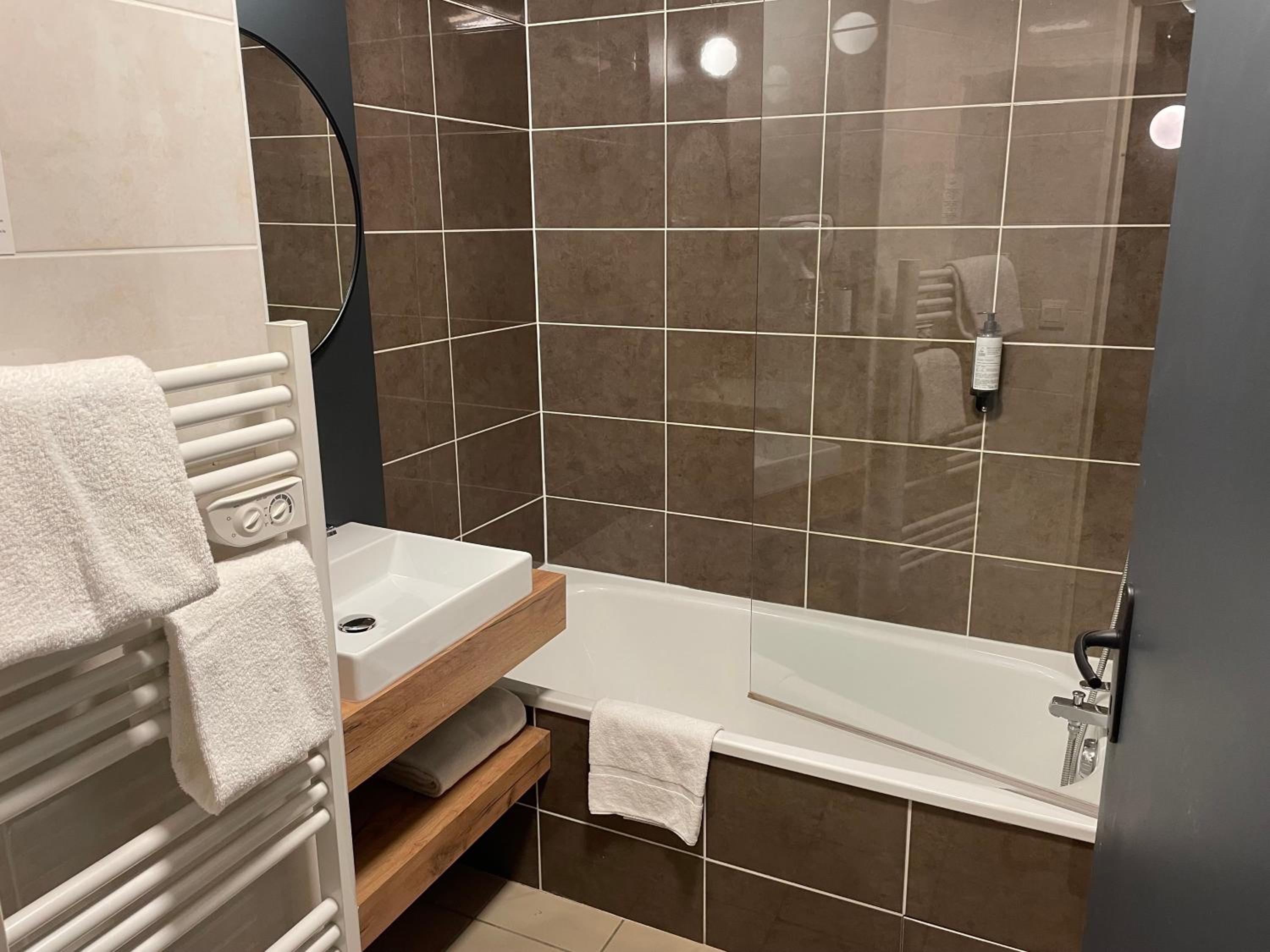 Standard Studio (2 Adults) - Photo 10