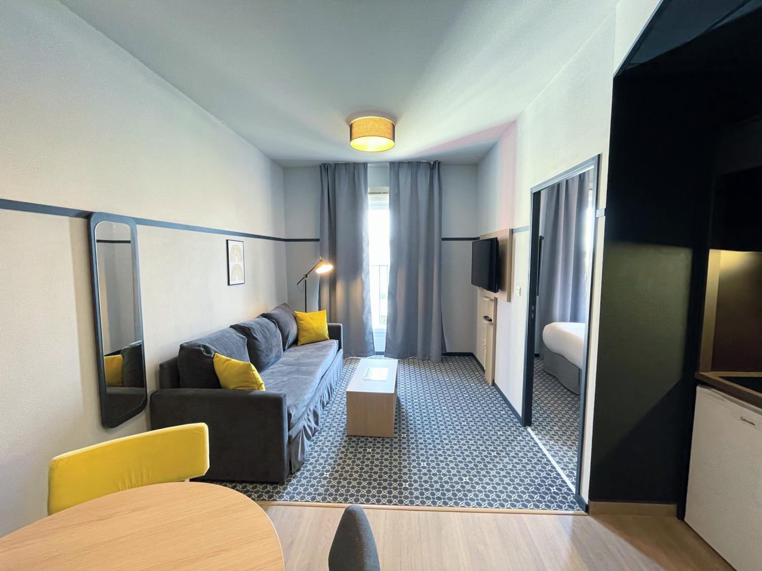 One-Bedroom Apartment (4 Adults) - Photo 1