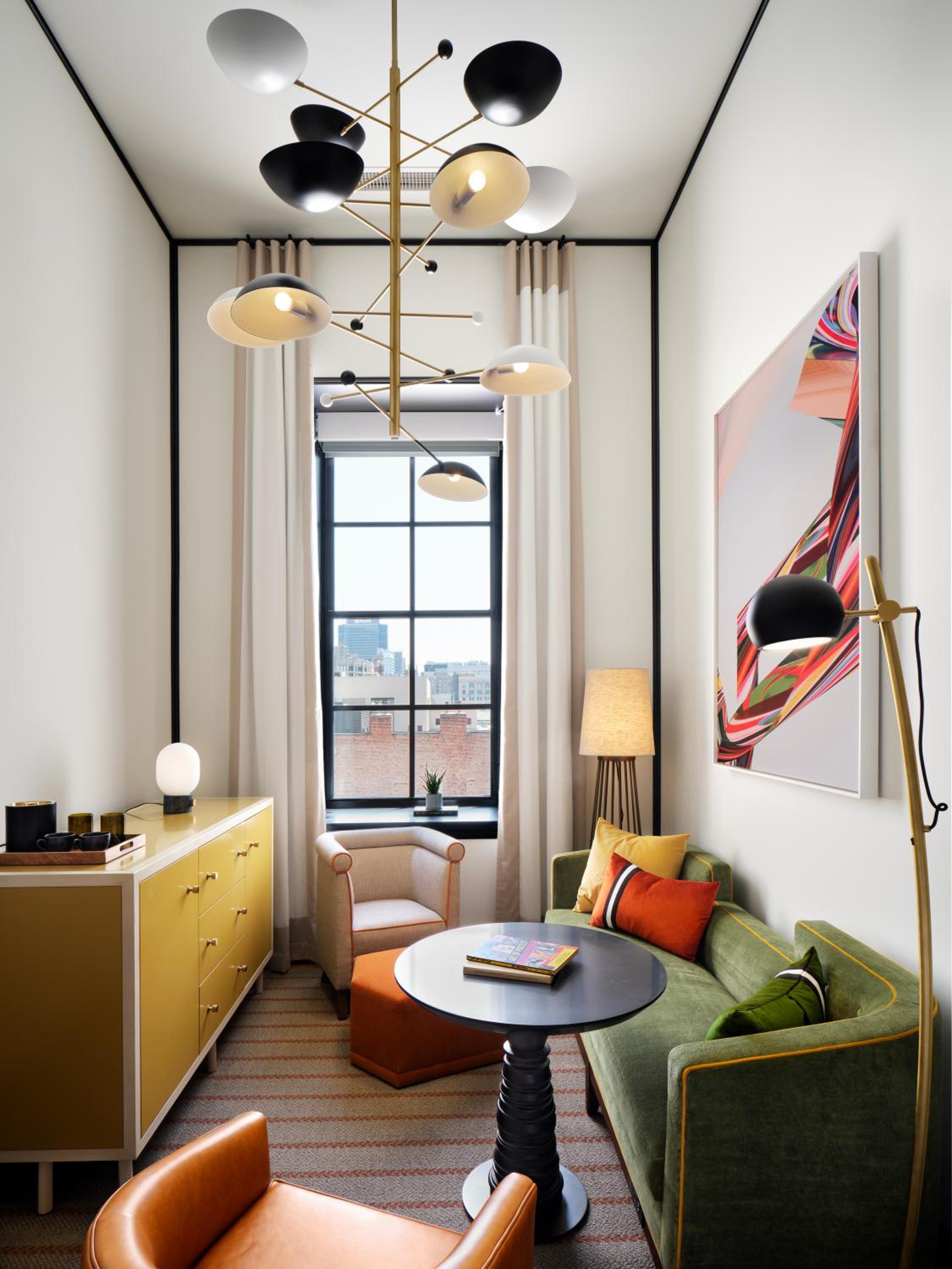 Loft with Two Queen Beds - Photo 4