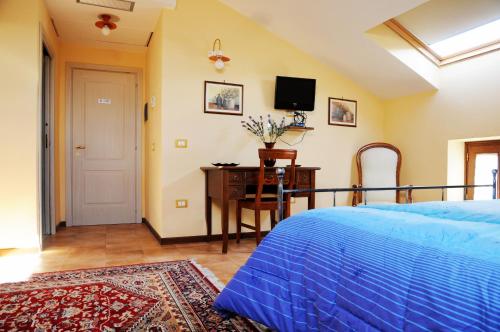 Superior Queen Room with Two Queen Beds photo 3