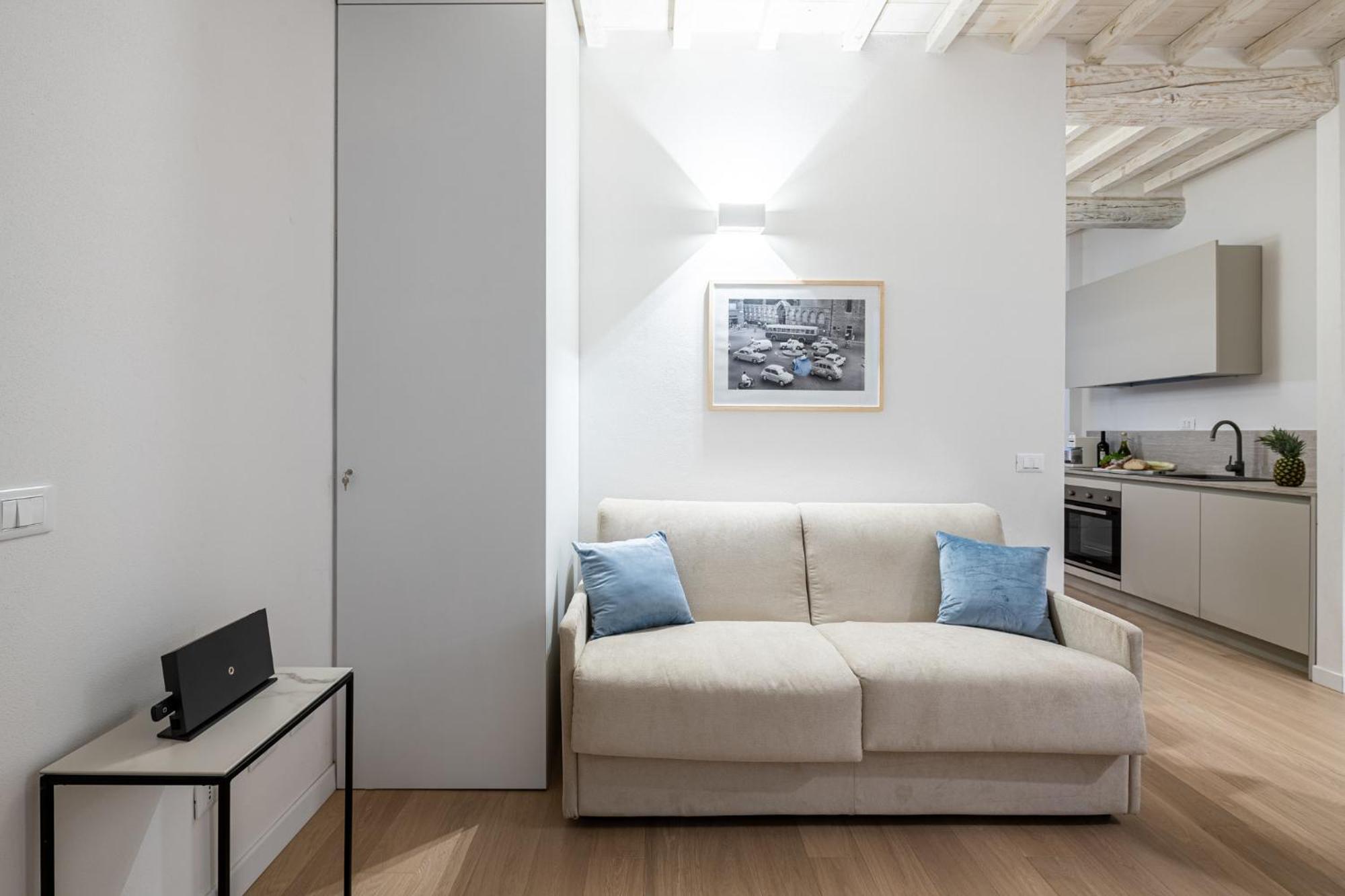 One-Bedroom Apartment photo 2