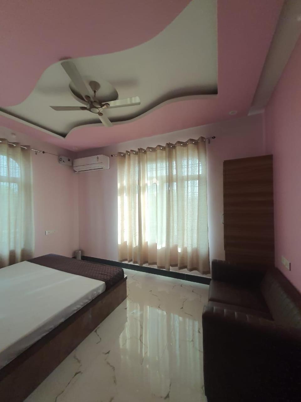 Double Room with Private Bathroom photo 2